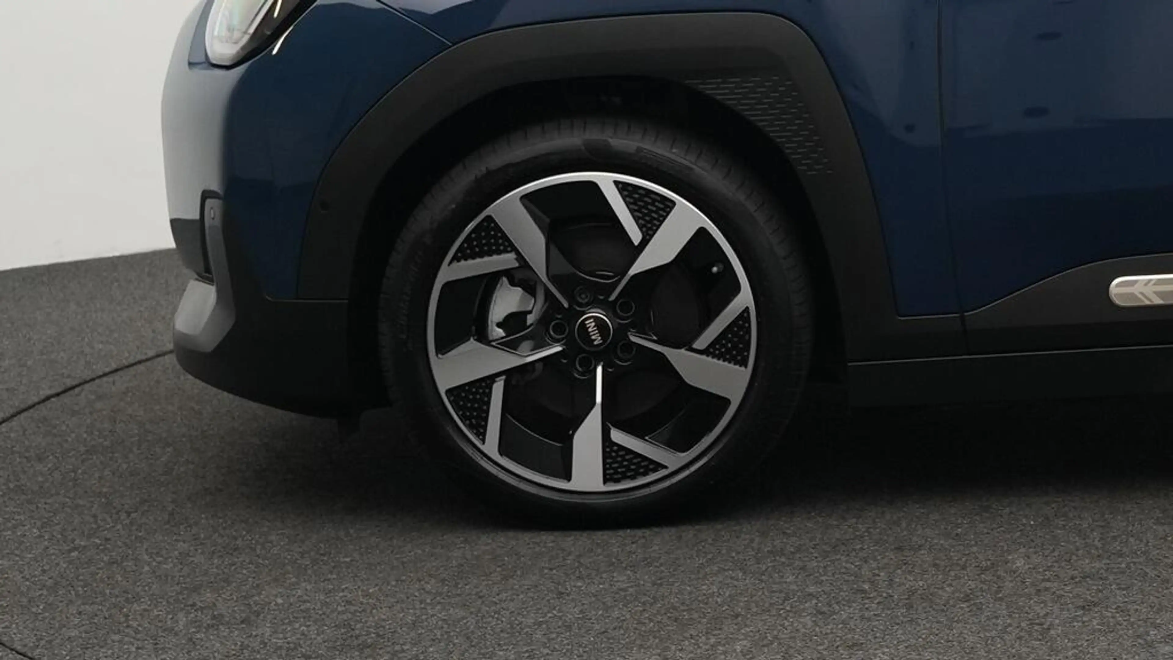 MINI Aceman Classic Trim — photo 11