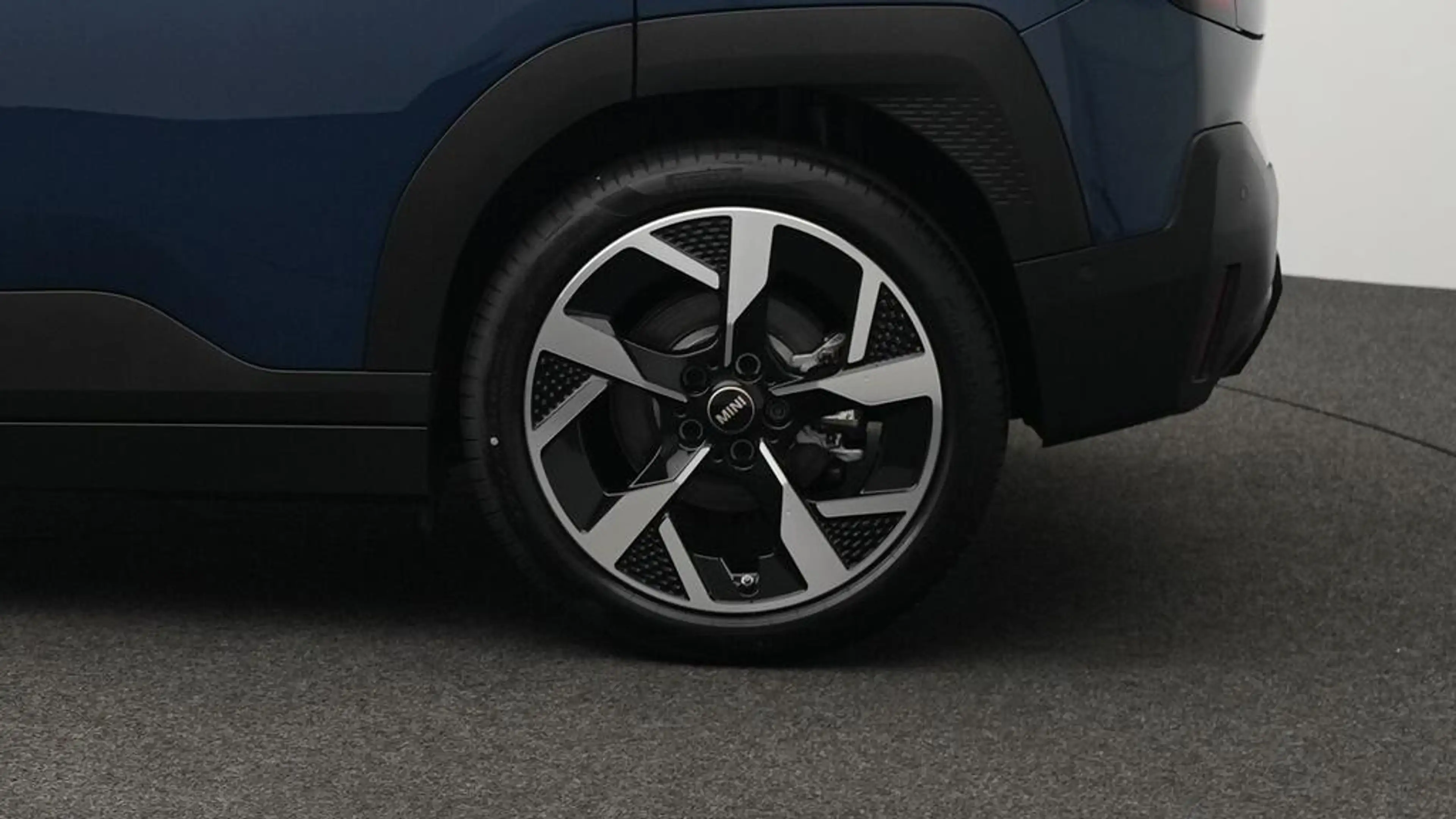 MINI Aceman Classic Trim — photo 12
