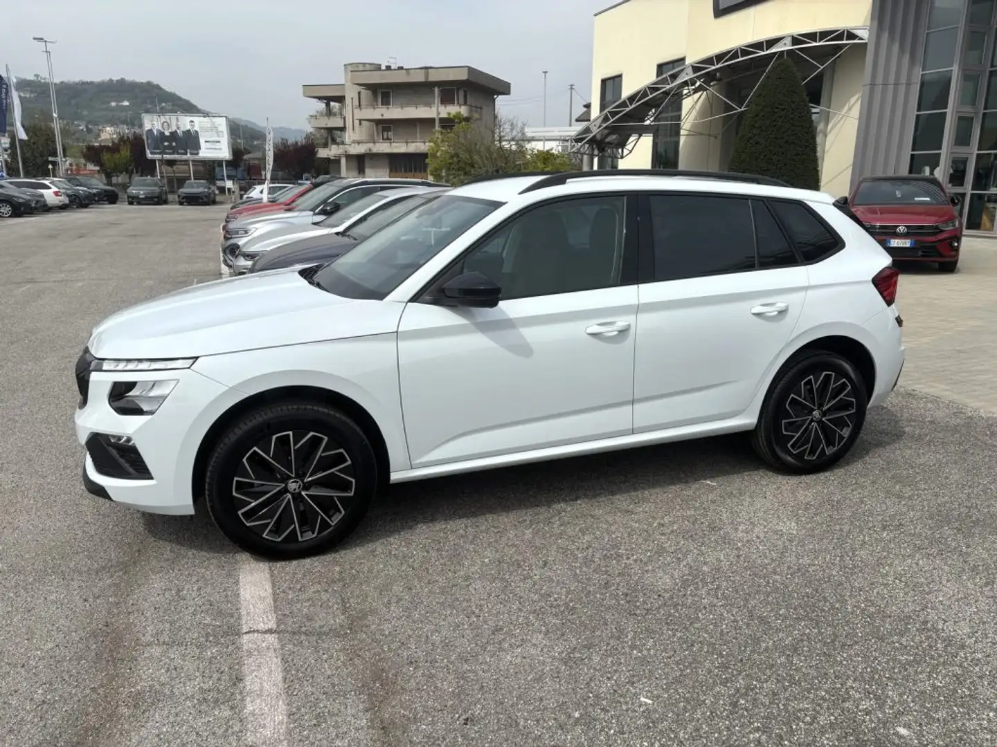 Skoda Kamiq 1.0 tsi black dots 95cv Bianco - 2