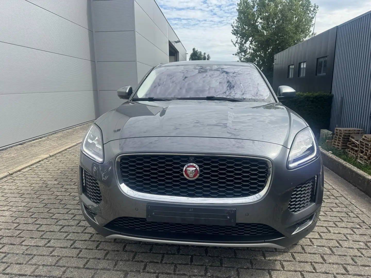 Jaguar E-Pace E-Pace 2.0 D AWD R-Dynamic (EU6.2) Grau - 2