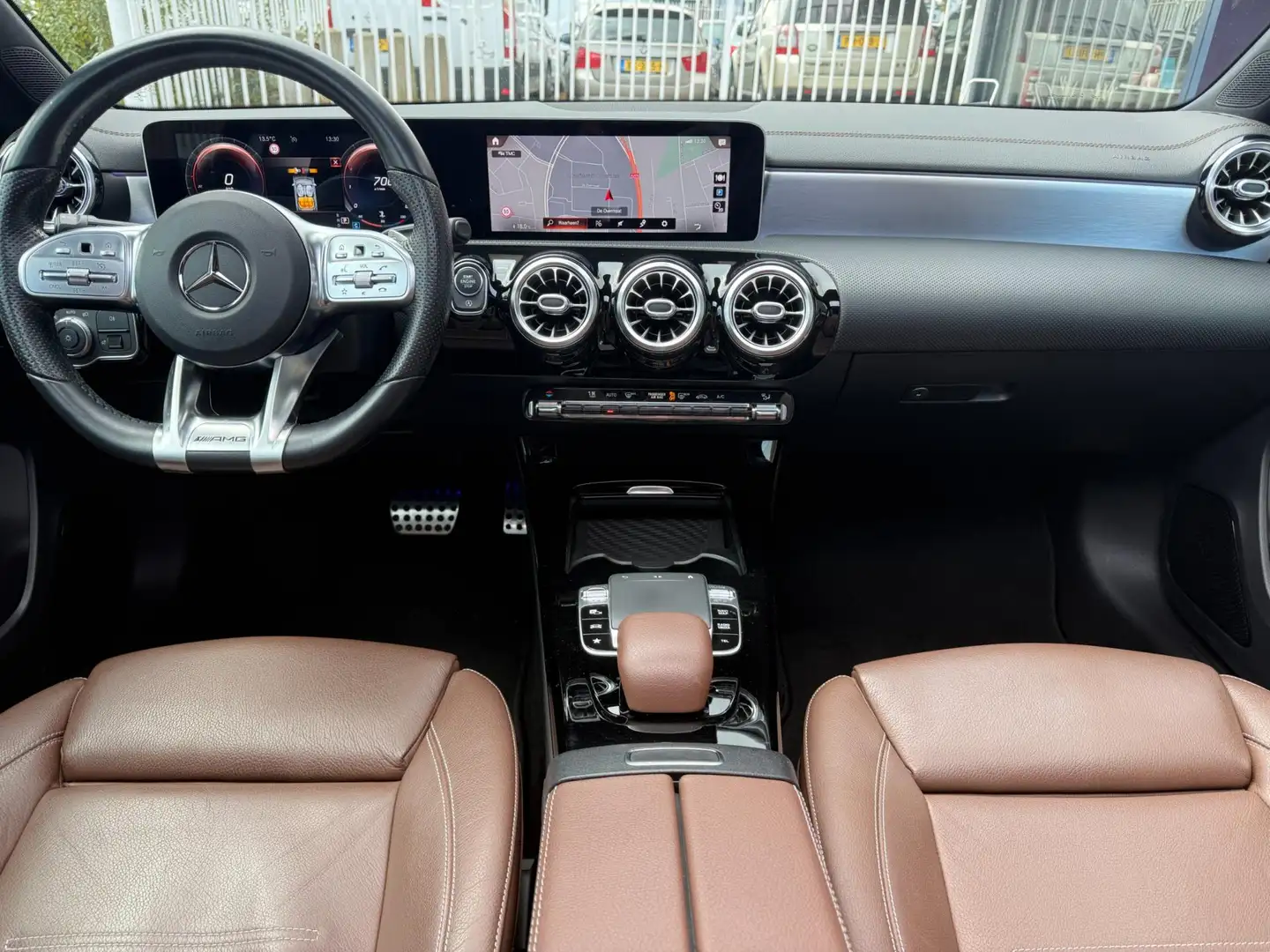 Mercedes-Benz A 220 4MATIC | AMG | Pano | Sfeer | LED Wit - 2