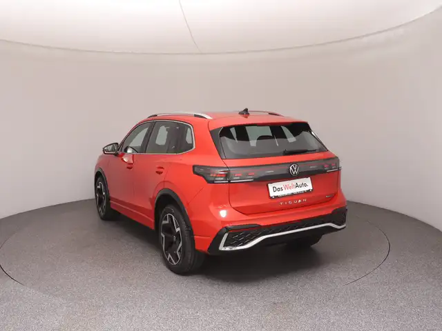 Volkswagen Tiguan view 5