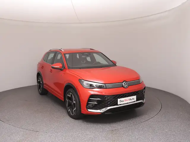 Volkswagen Tiguan view 2