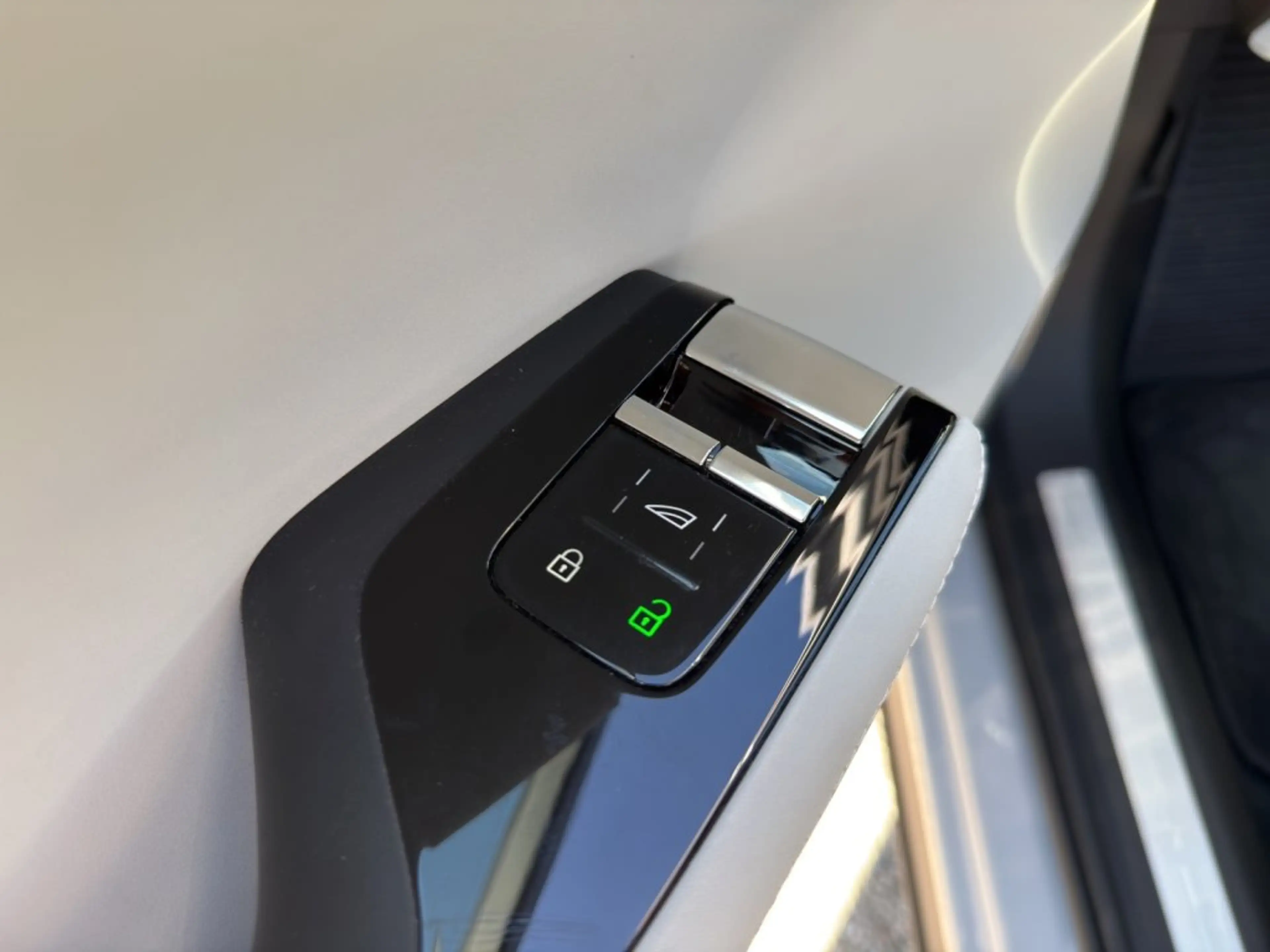 Polestar 3 Long range Dual motor - Plus — photo 14