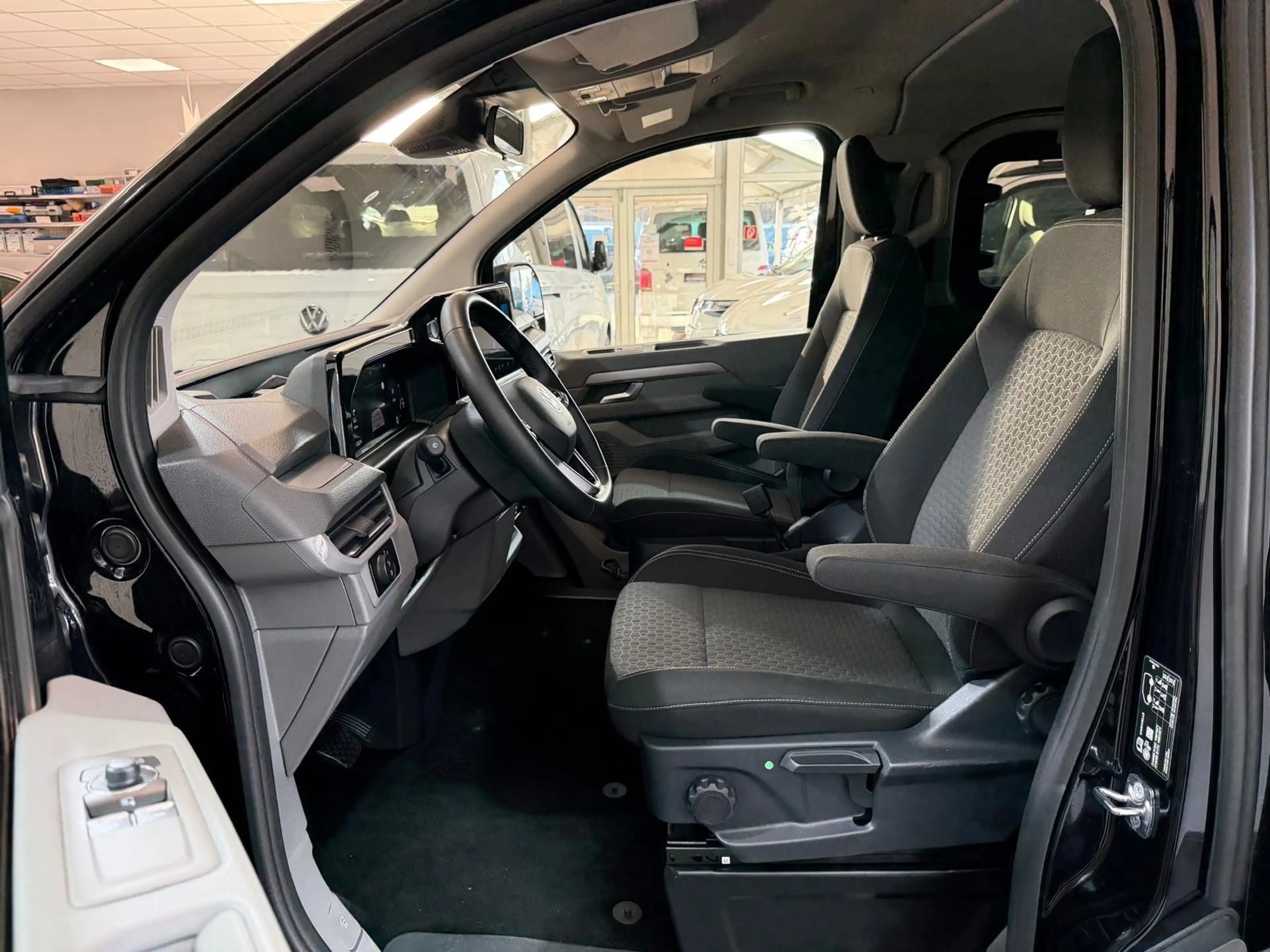 Volkswagen T7 Caravelle Style KR/DSG/LED/PDC/5.J.Garantie/ — photo 14