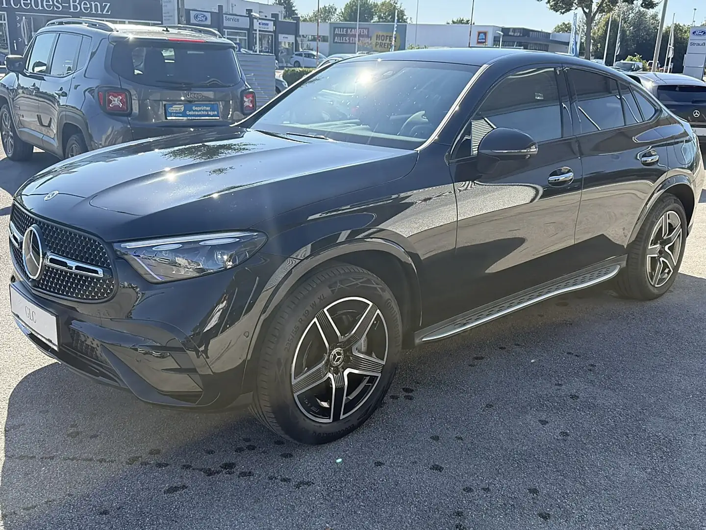 Mercedes-Benz GLC 300 de PHEV 4MATIC Aut. Schwarz - 2
