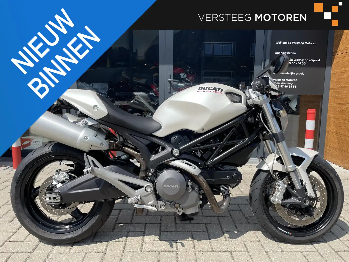 Ducati Monster 696 Plus Rijklaar # 16.432 KM Blanc - 1