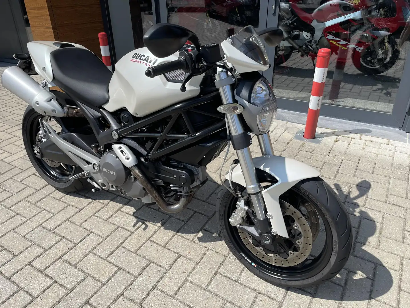 Ducati Monster 696 Plus Rijklaar # 16.432 KM Blanc - 2