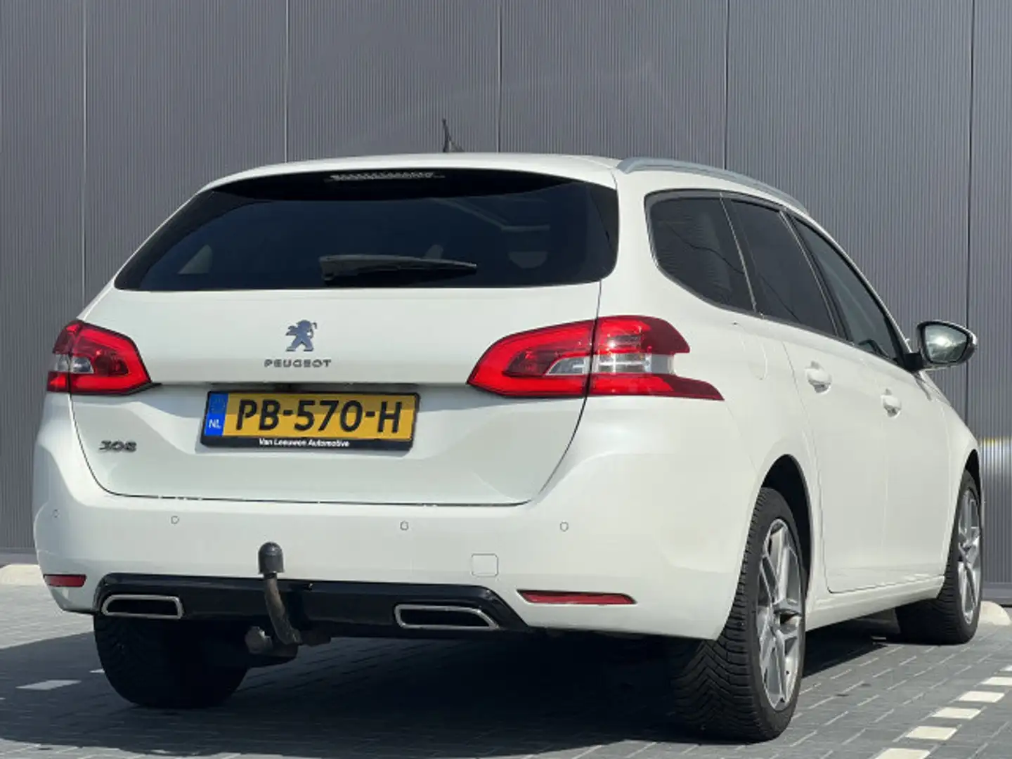 Peugeot 308 1.2 PureTech Allure | nieuwe apk Wit - 2