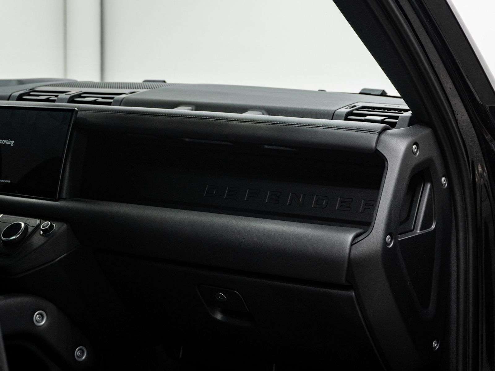 2023 Land Rover Defender P525 V8 | FULL MATTE WRAP thumb 31
