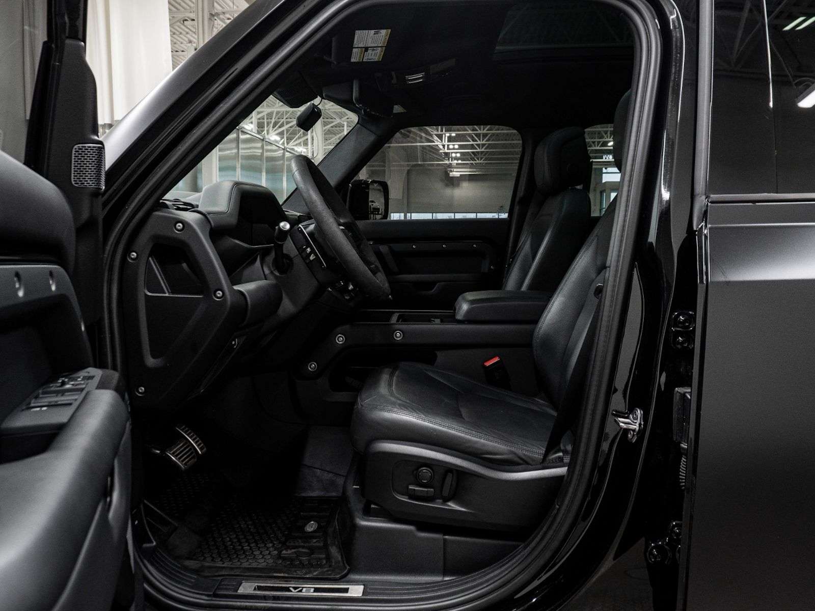2023 Land Rover Defender P525 V8 | FULL MATTE WRAP thumb 32