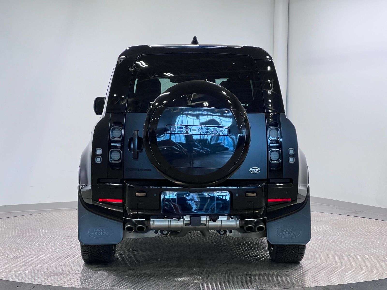 2023 Land Rover Defender P525 V8 | FULL MATTE WRAP thumb 6