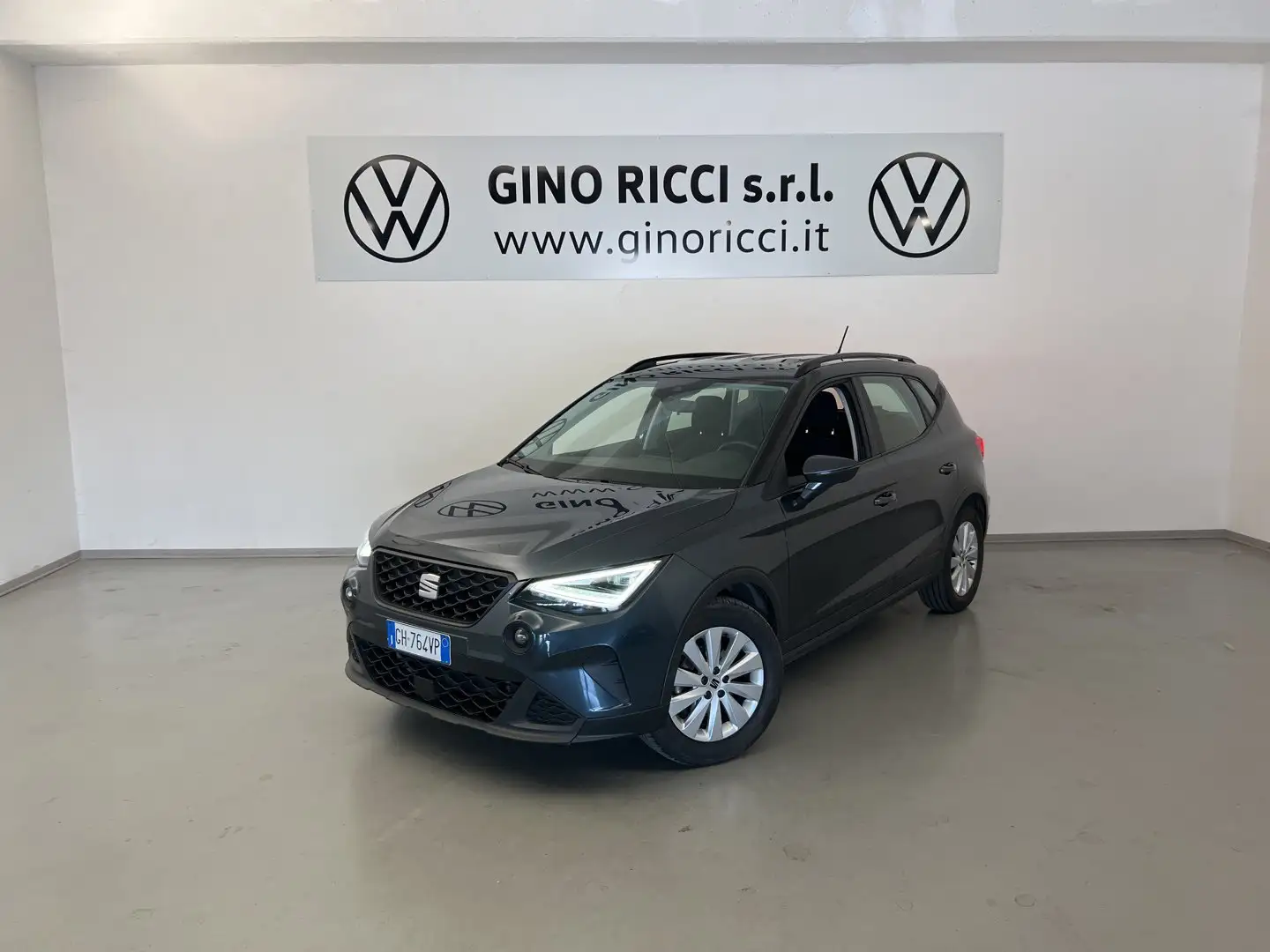 SEAT Arona 1.0 EcoTSI 110 CV DSG Style Grijs - 1