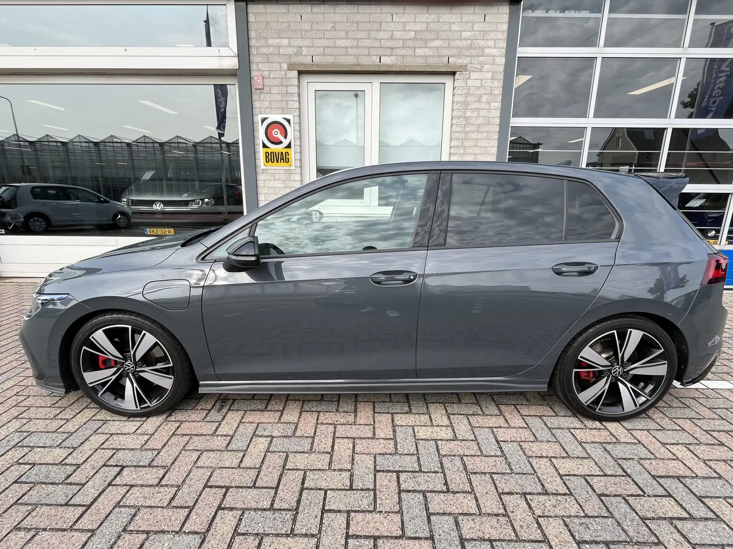 Volkswagen Golf GTE 1.4 eHybrid / AUTOMAAT/ 245 PK/ 18" LMV/ APP-CONNE Grijs - 2