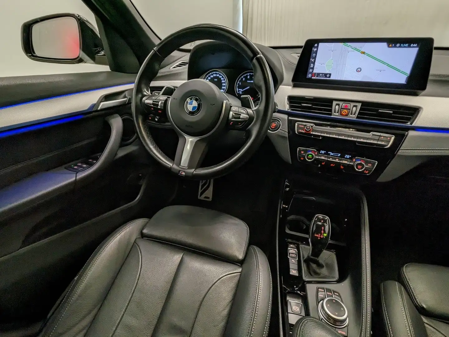BMW X1 xDrive20i M Sport DA+Kamera HUD HiFi Navi+LED Grijs - 2