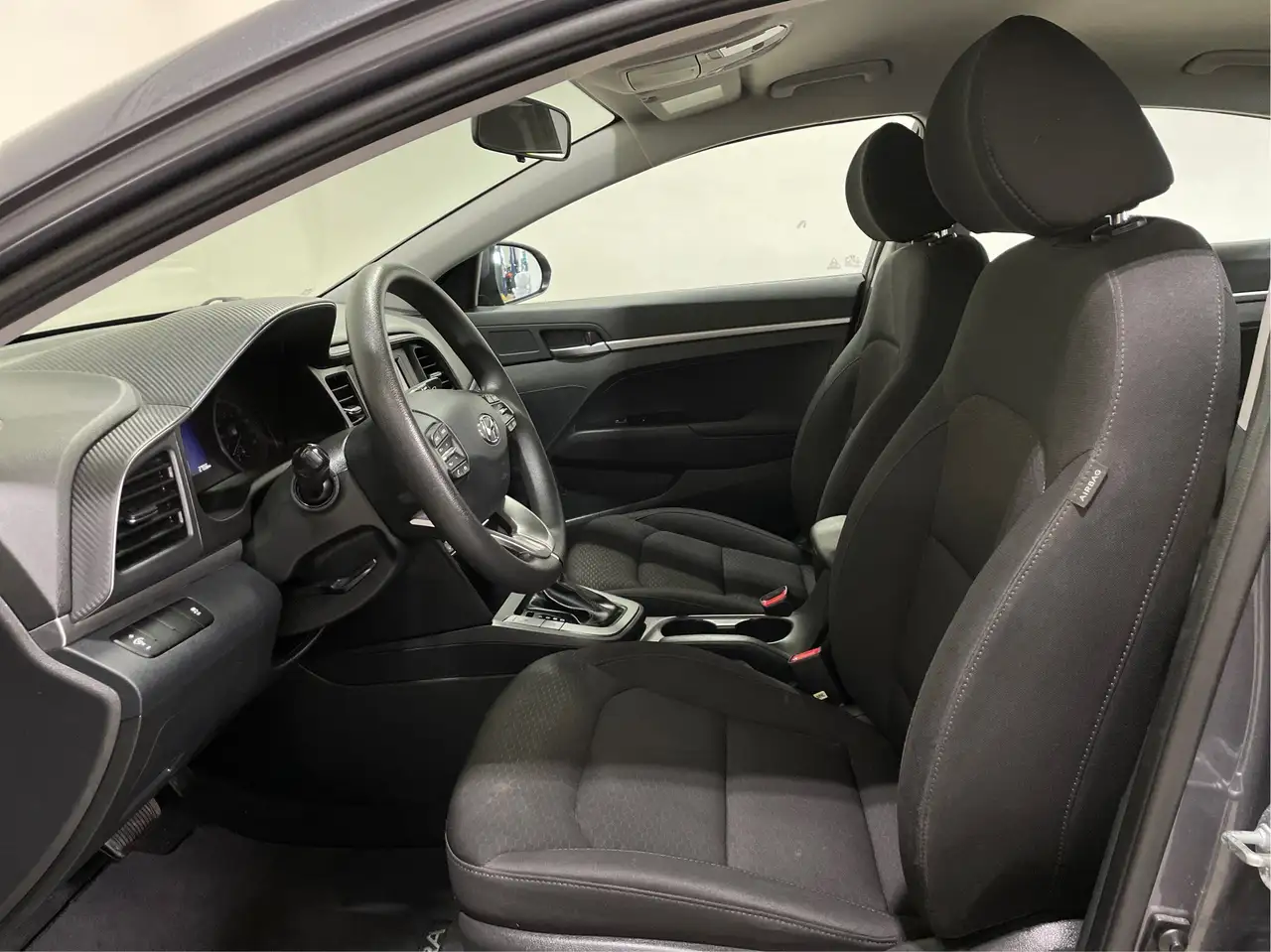 Hyundai ELANTRA снимка Hyundai ELANTRA