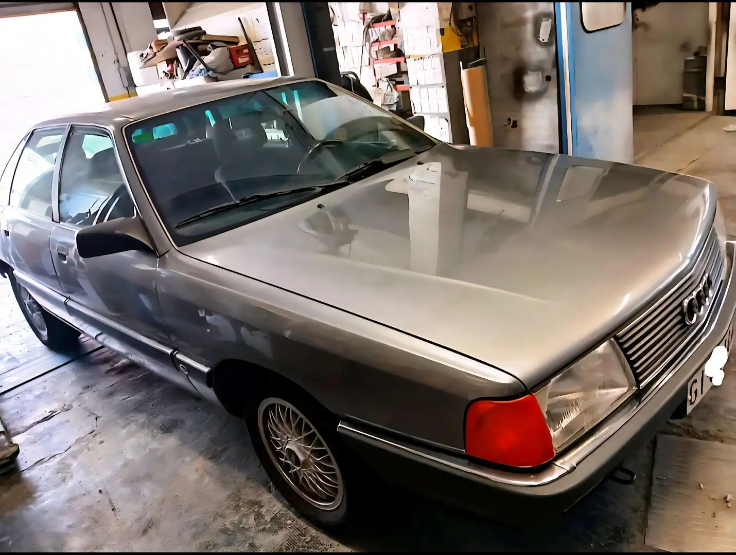 Audi 100 Avant 2.2 E - 2