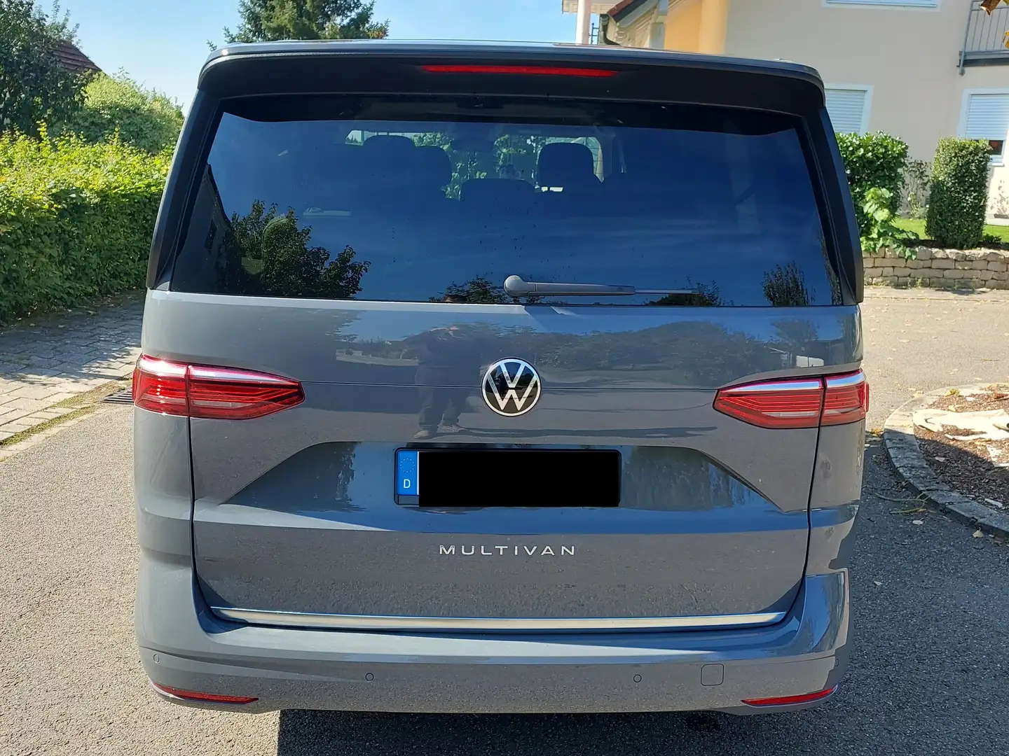 Volkswagen T7 Multivan Multivan DSG LÜ Style Grau - 2