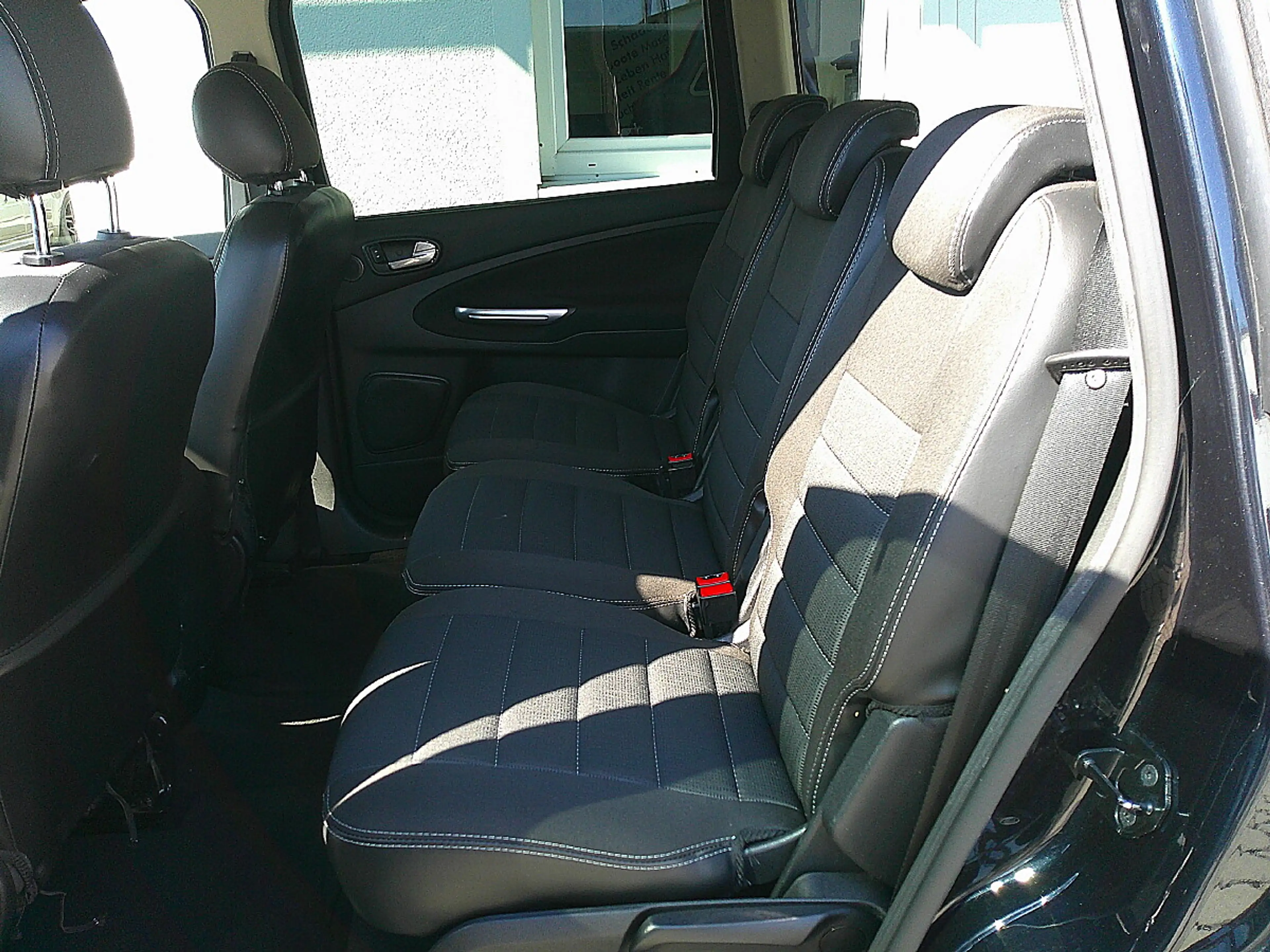 Ford Galaxy Titanium 2,0 TDCi DPF Aut. — photo 12