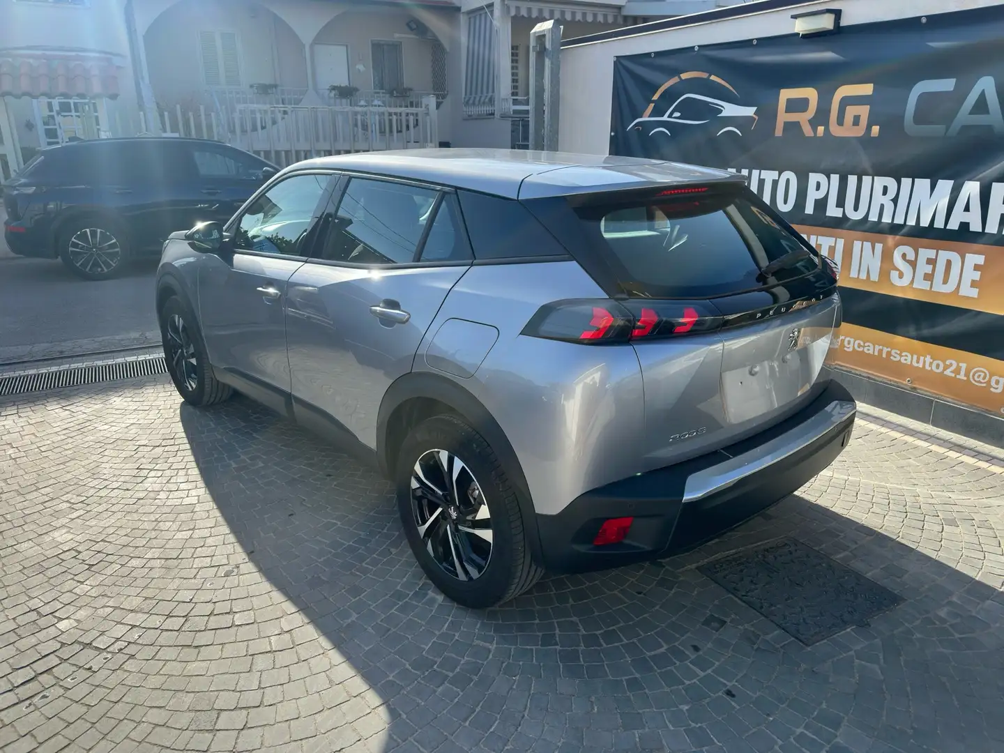 Peugeot 2008 1.5 bluehdi Active s&s 100cv 6marce Gris - 2