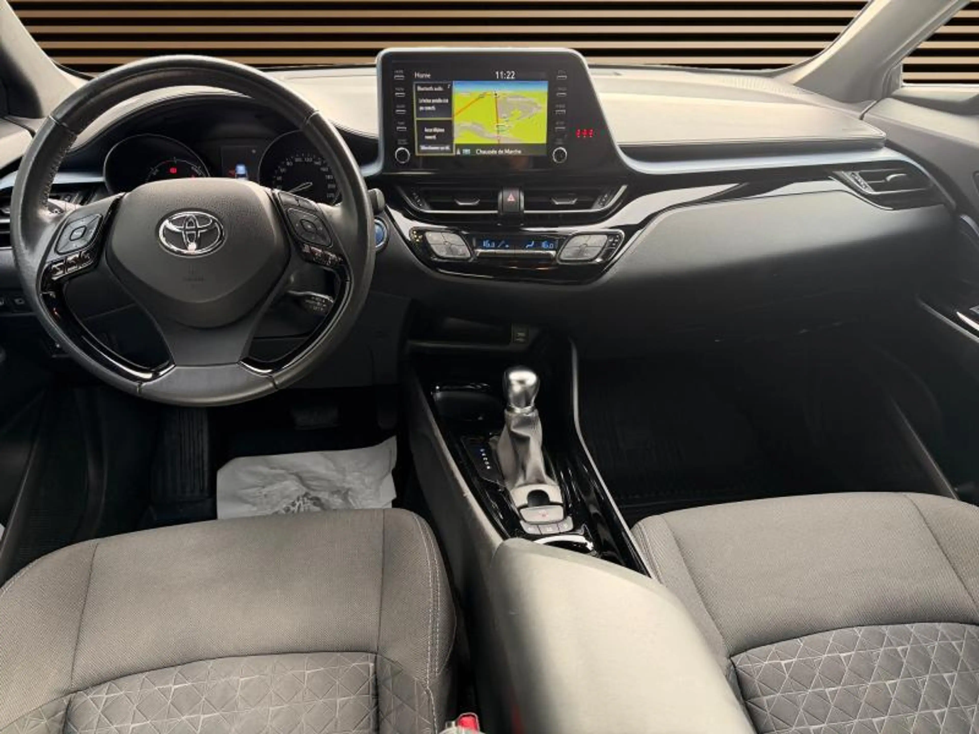 Toyota C-HR C-LUB BI-TONE — photo 13
