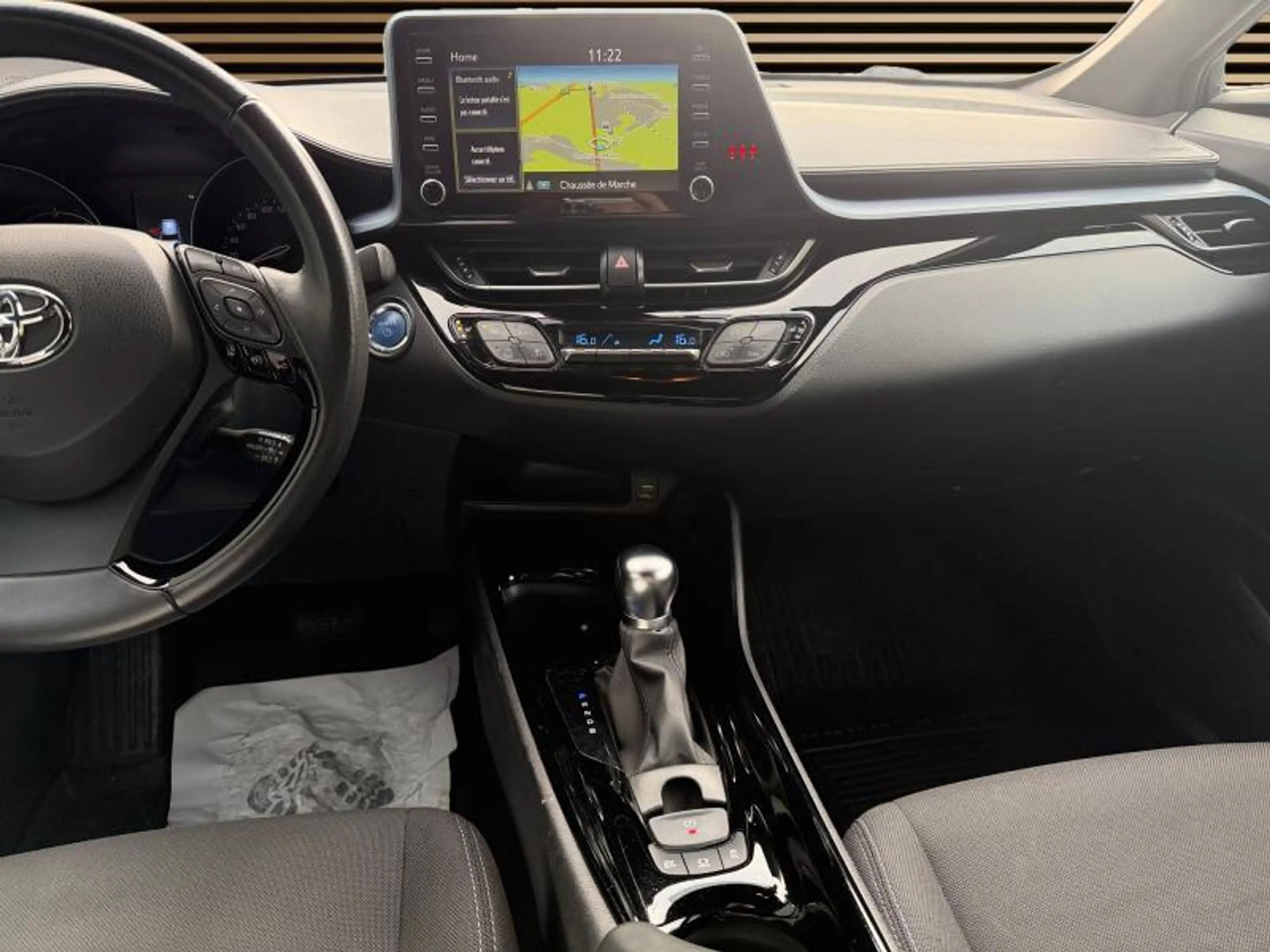 Toyota C-HR C-LUB BI-TONE — photo 14
