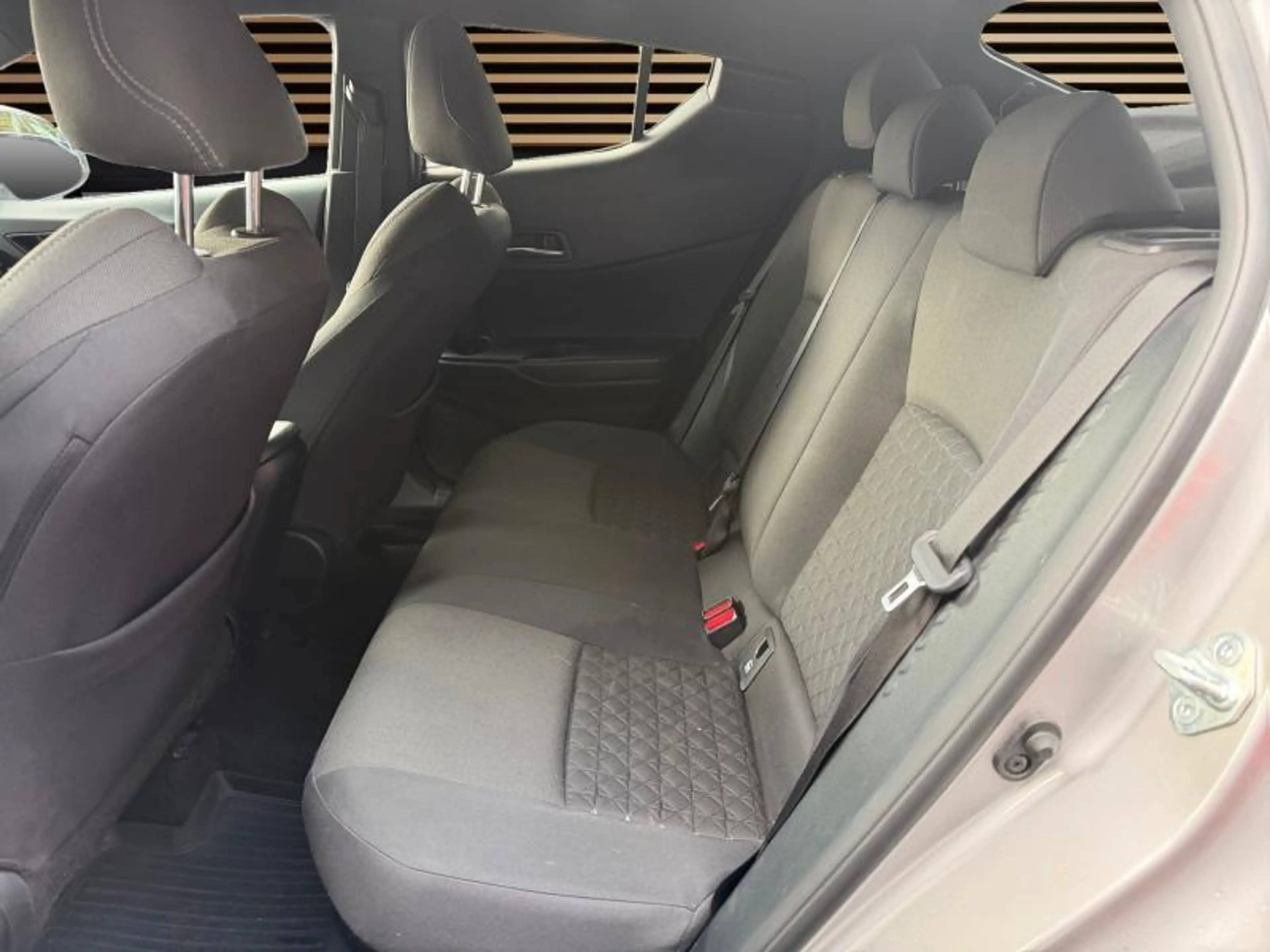Toyota C-HR C-LUB BI-TONE — photo 12