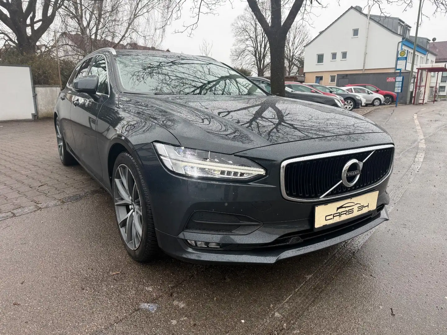 Volvo V90 Kombi Momentum Grau - 2