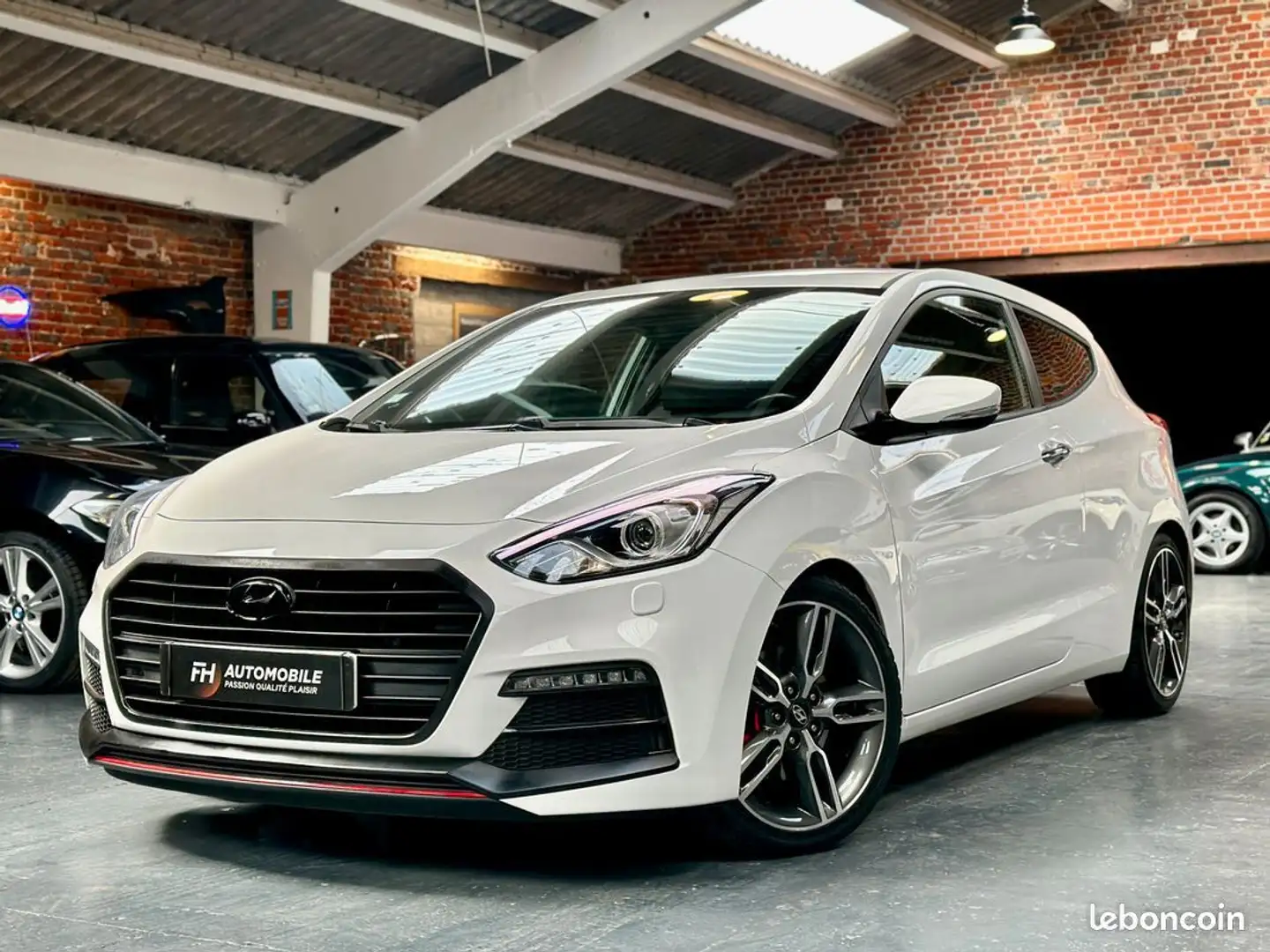 Hyundai i30 Turbo 1.6 TGDI 186 ch Bluetooth, GPS, Caméra de re White - 1