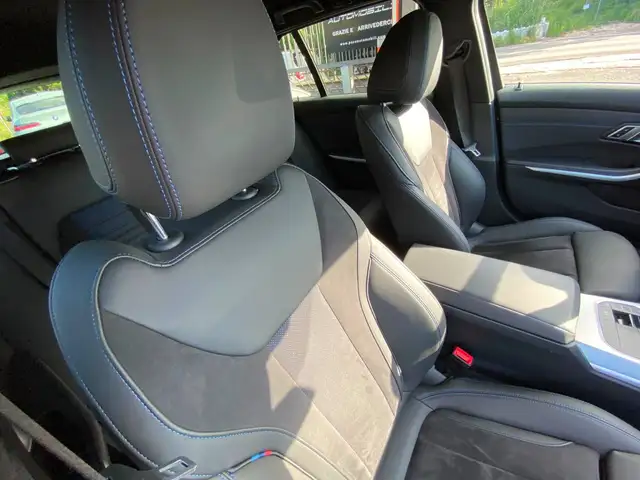 BMW 3 Series view 8