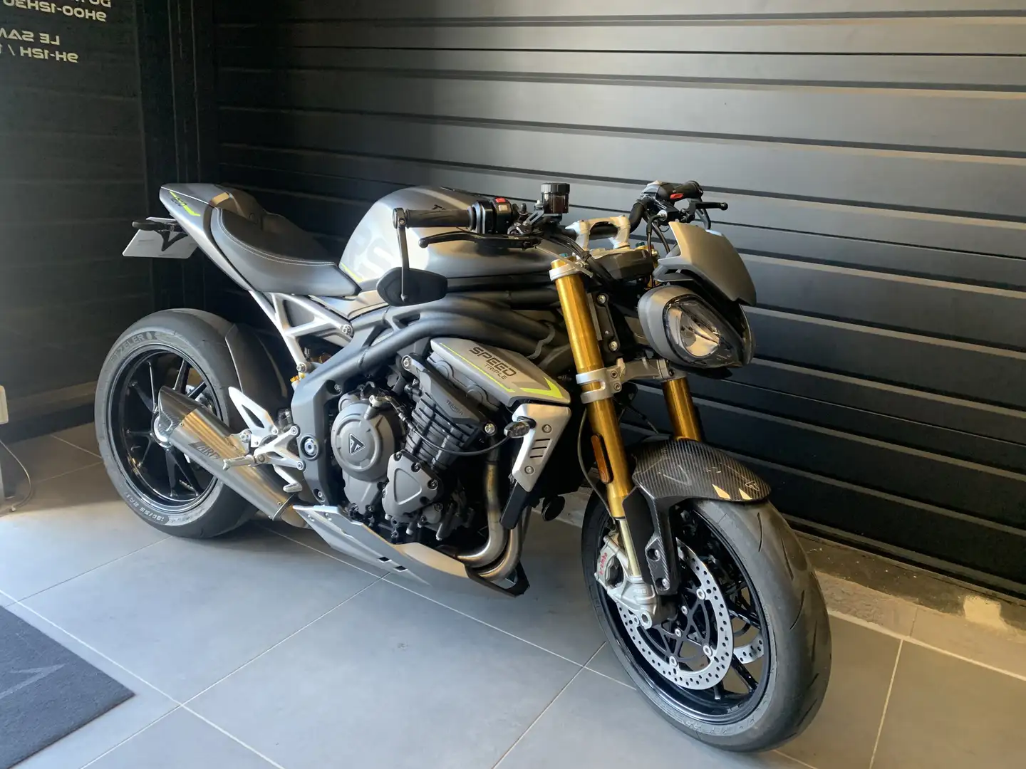 Triumph Speed Triple 1200 RS Gris - 2
