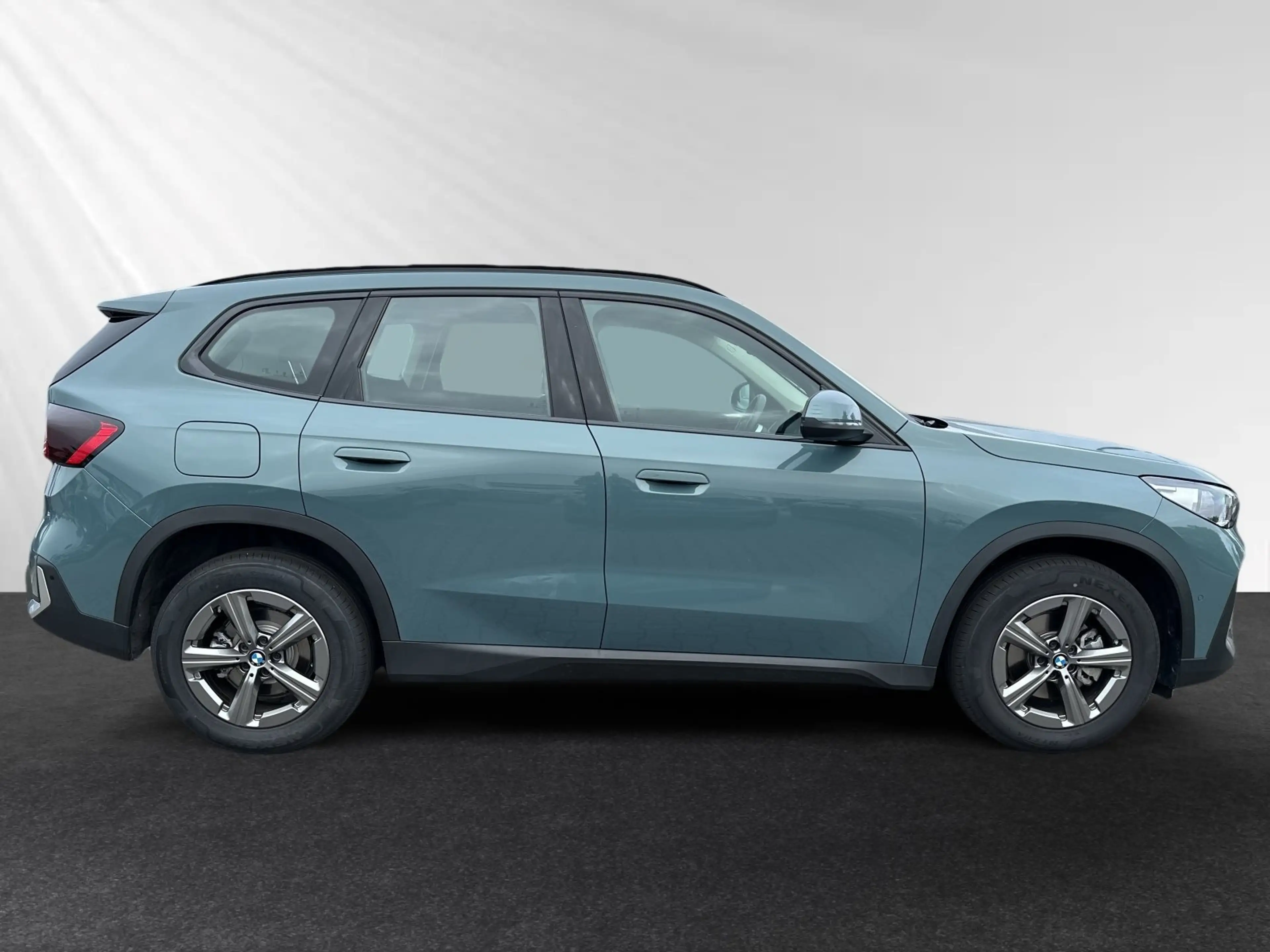 BMW X1 sDrive20d AHK|17"LM|ParkingAssistant — photo 2