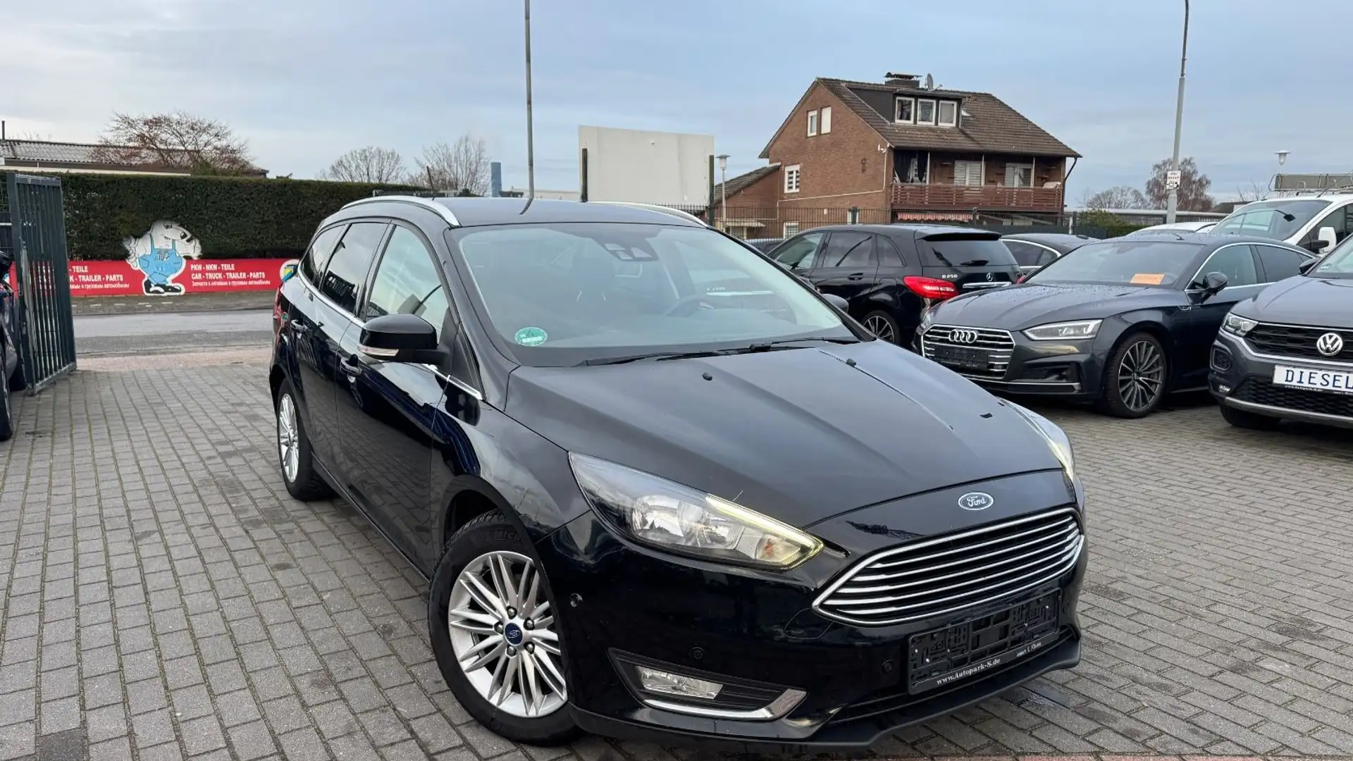 Ford Focus Turnier Titanium | NAVI | R.KAMERA | SHZ Noir - 1