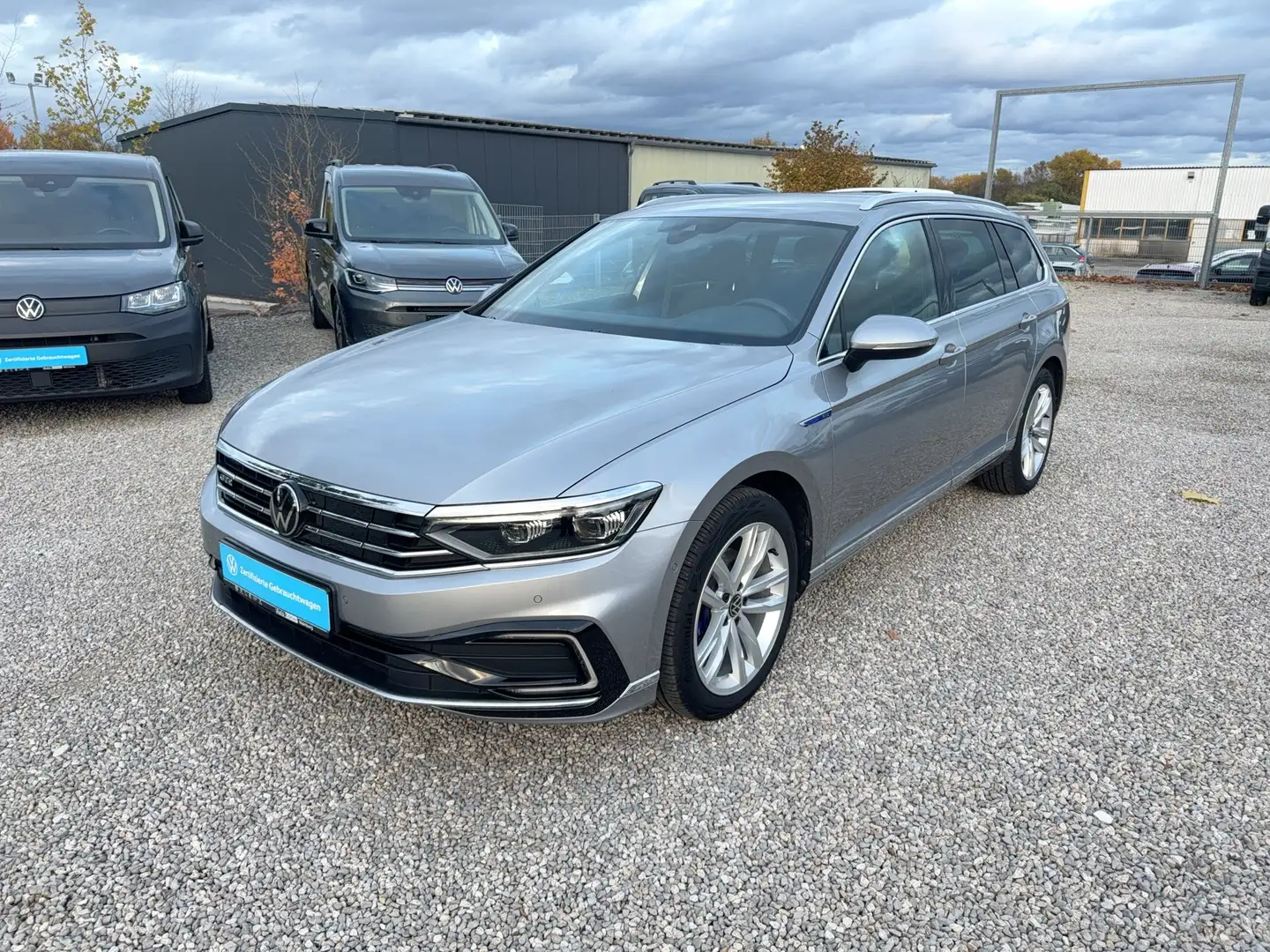 Volkswagen Passat Variant GTE NWAnschlussgarantie Matrix Silber - 2