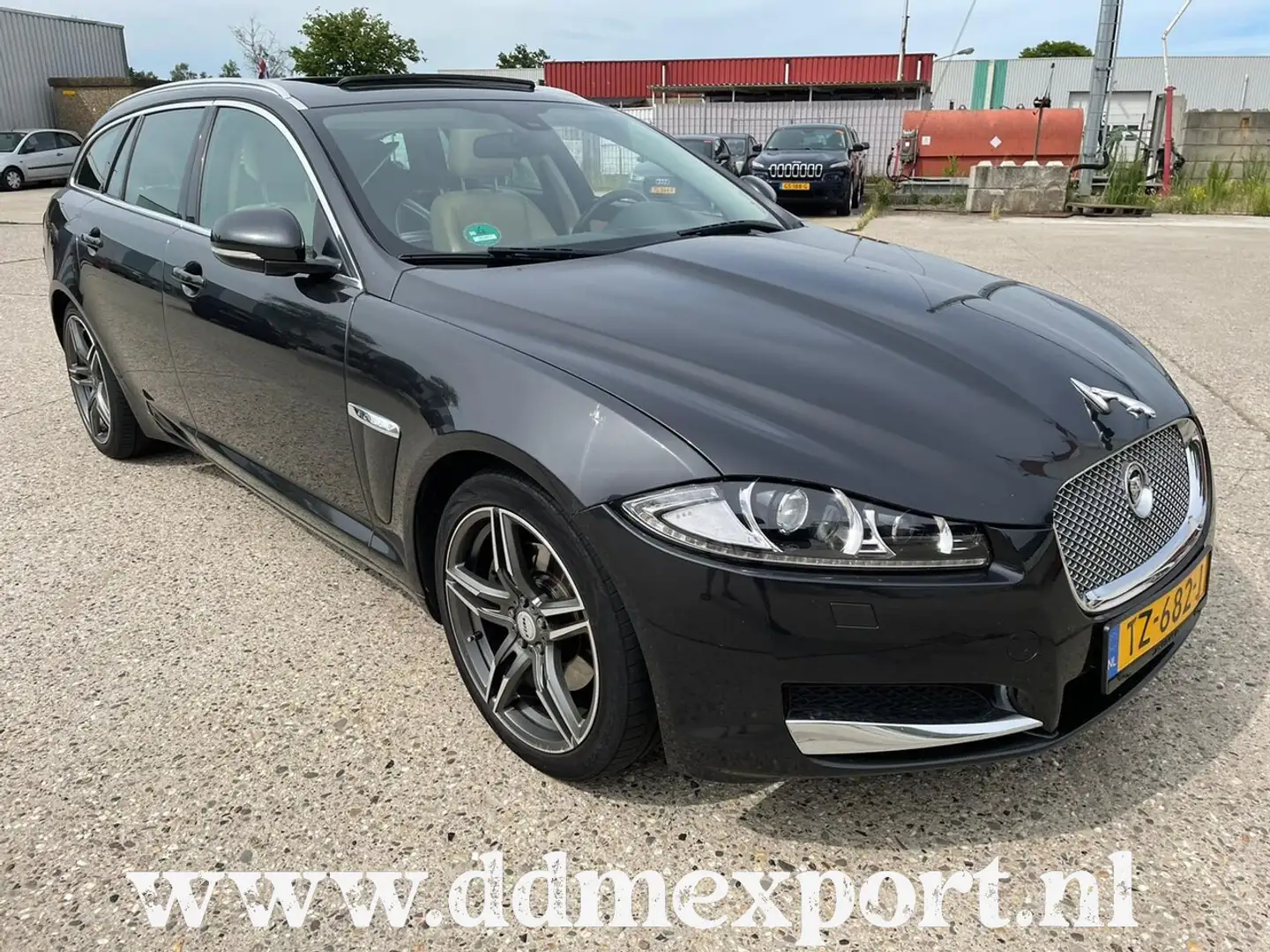 Jaguar XF Sportbrake 2.2D Grijs - 1