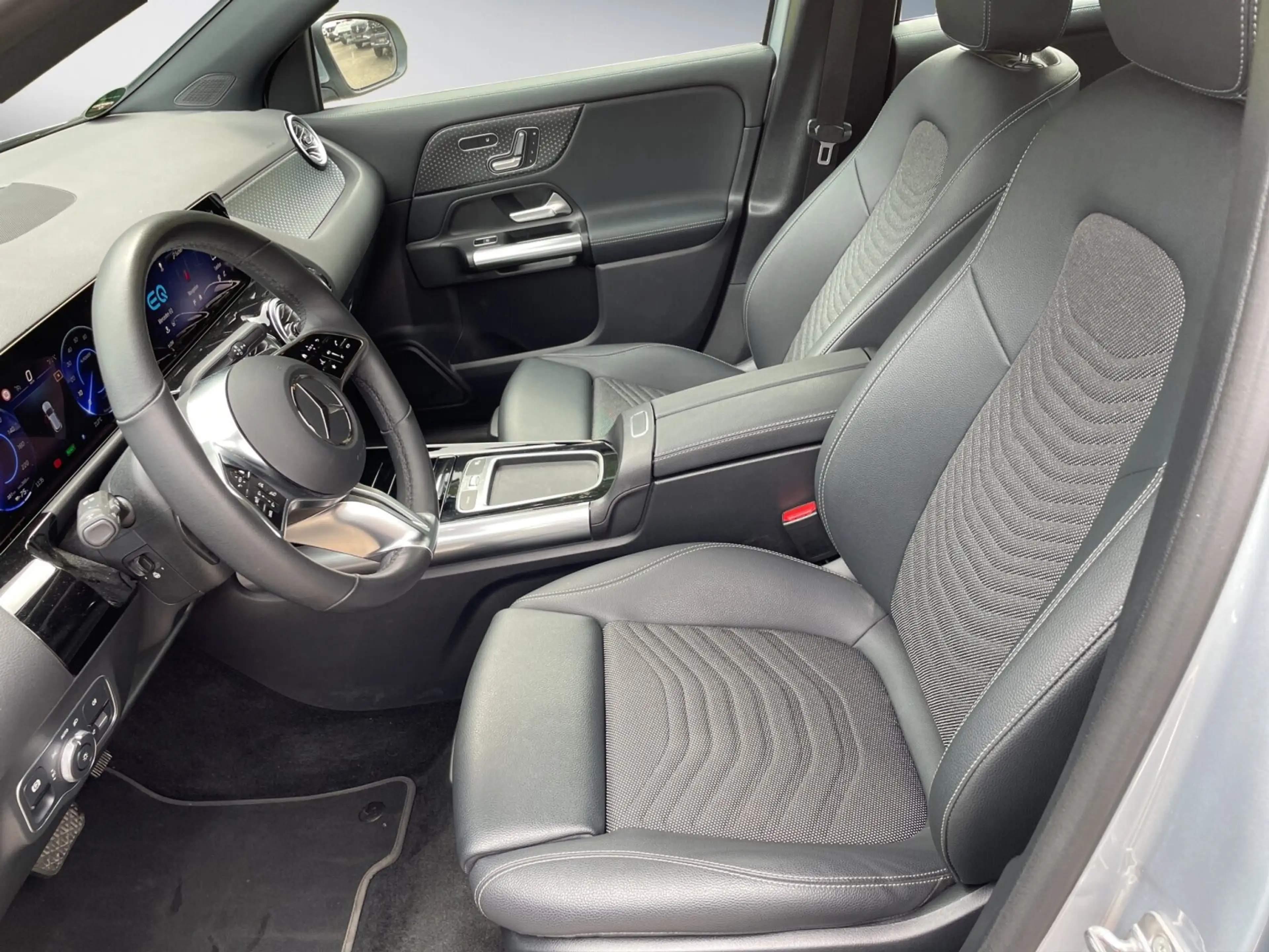 Mercedes-Benz EQA 300 EQA 300 4M MEMORY*AMBIENTE*LED*SHZ*CARPLAY*etc. — photo 10