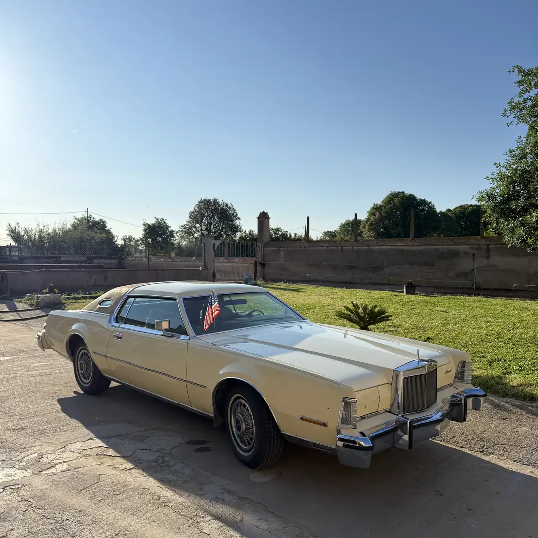 Lincoln Continental - 1