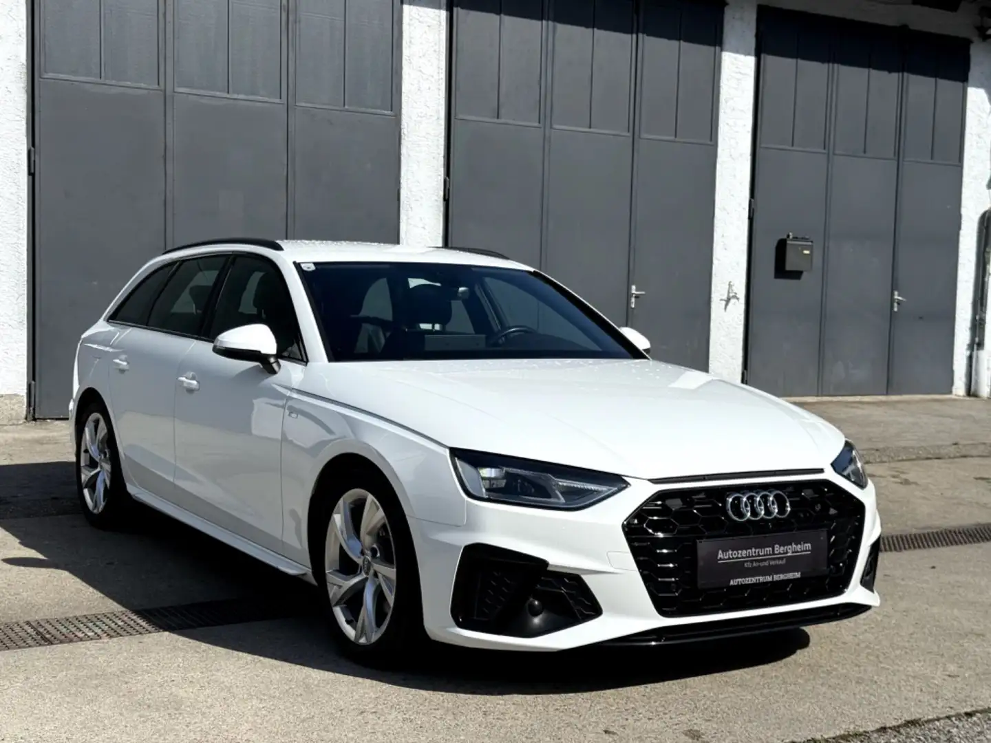 Audi A4 Avant 35 TDI S-line S-tronic Weiß - 1