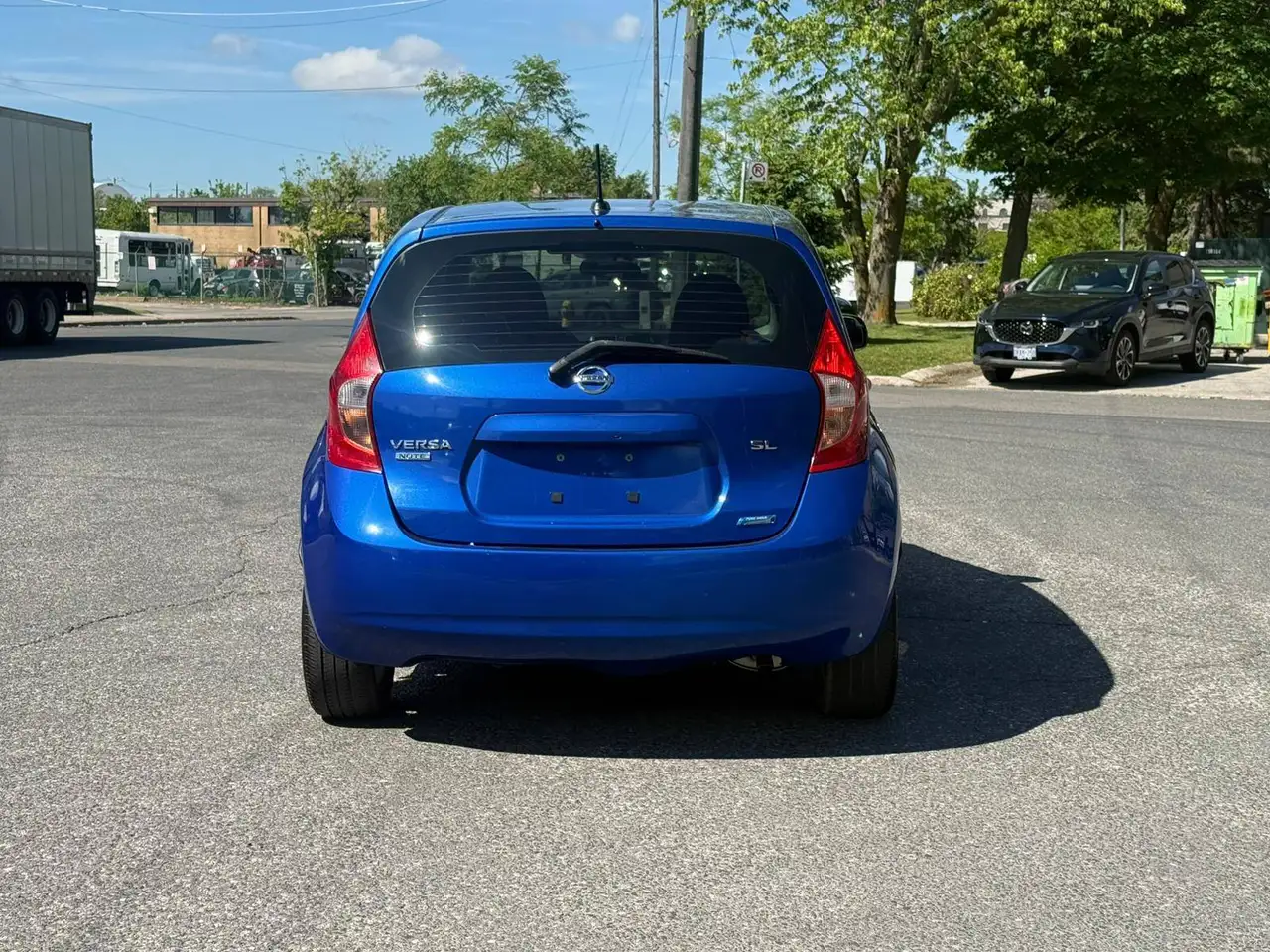 Nissan Versa снимка Nissan Versa