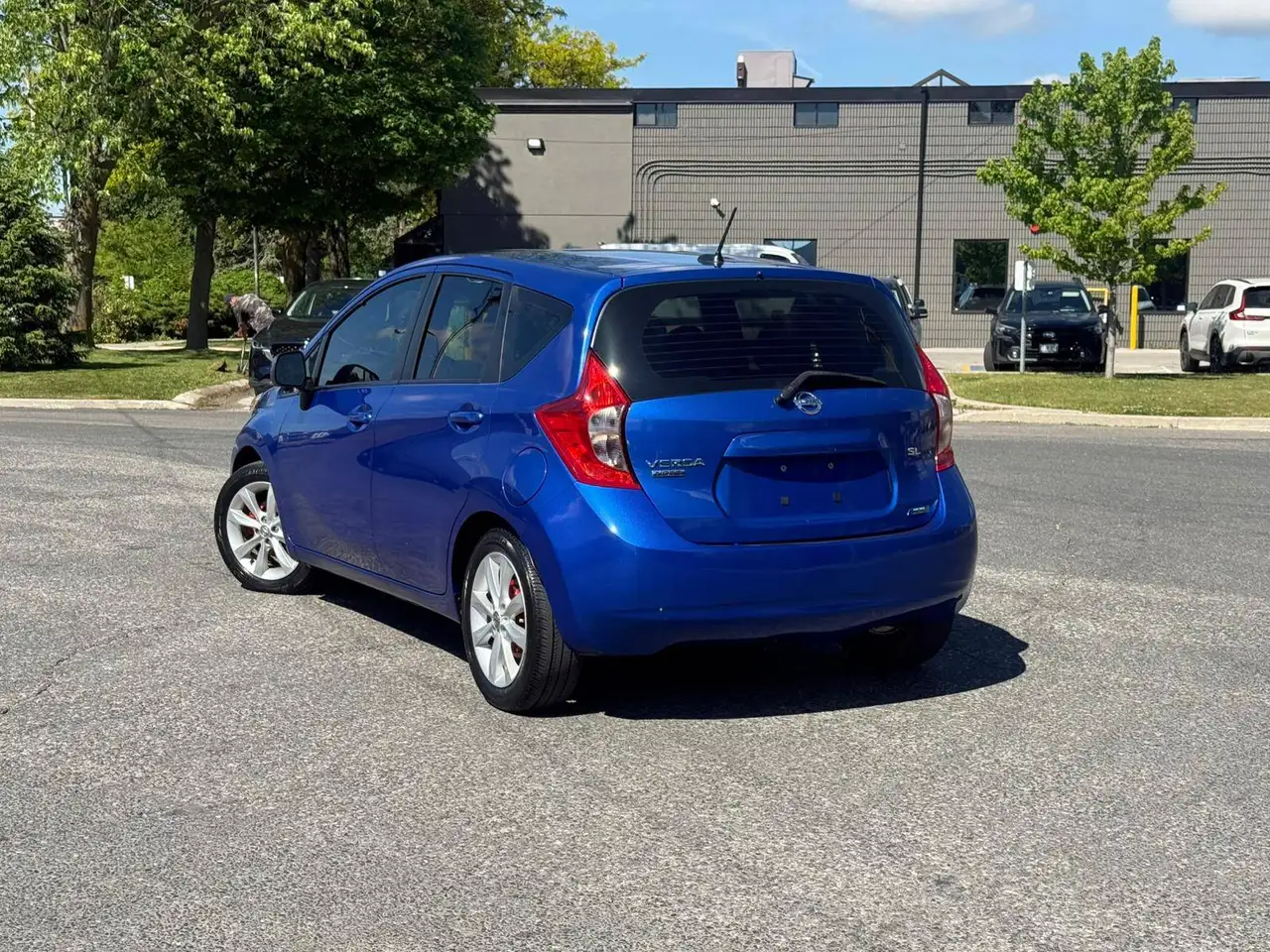 Nissan Versa снимка Nissan Versa