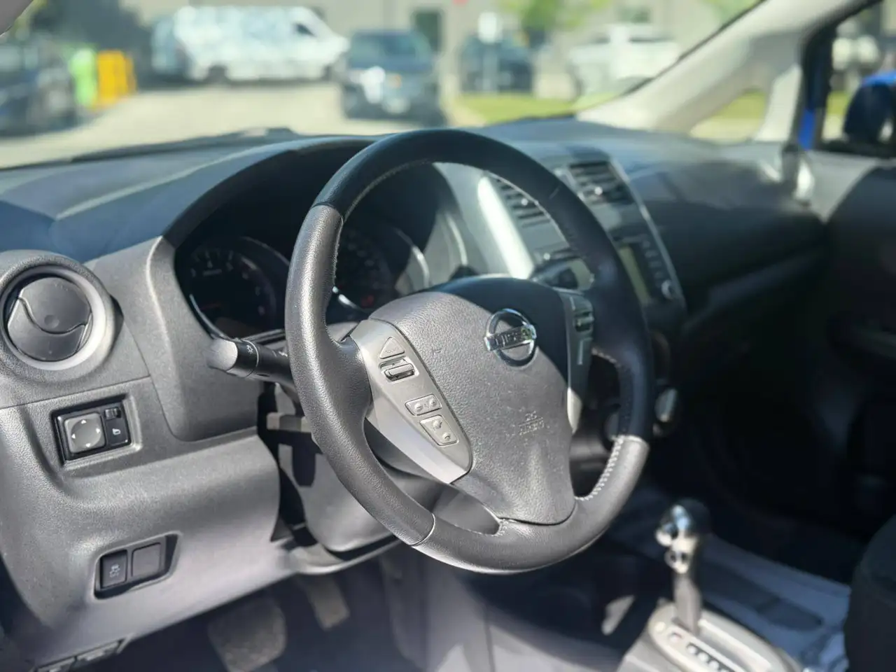 Nissan Versa снимка Nissan Versa