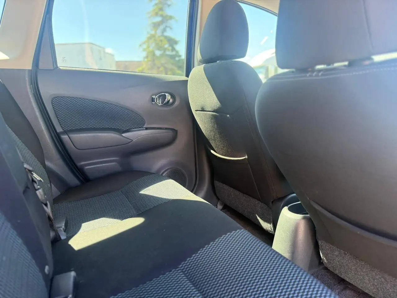 Nissan Versa снимка Nissan Versa