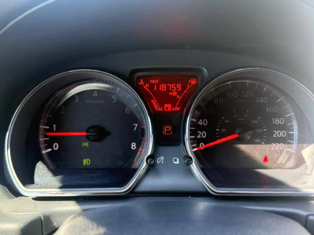 Nissan Versa снимка Nissan Versa