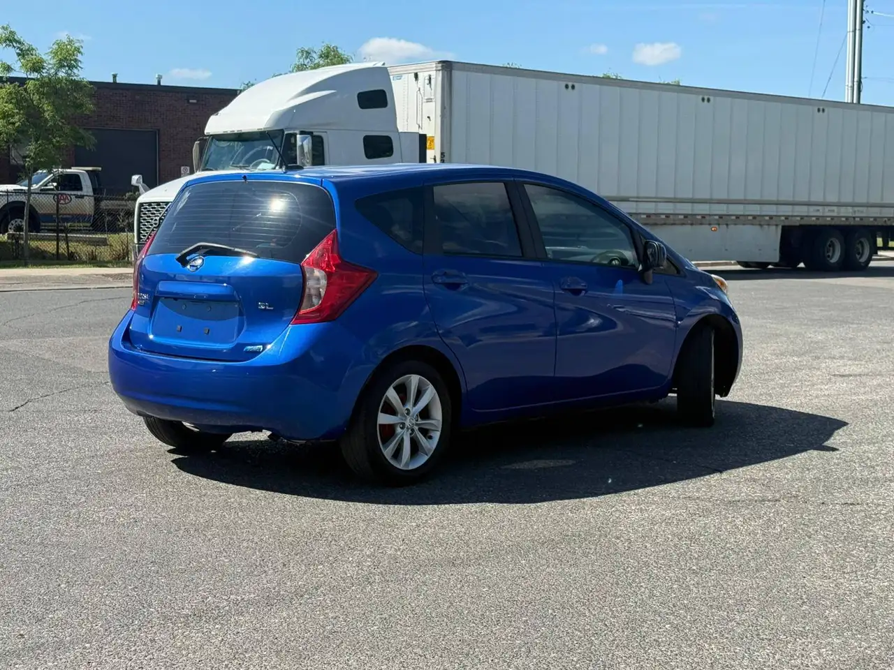 Nissan Versa снимка Nissan Versa