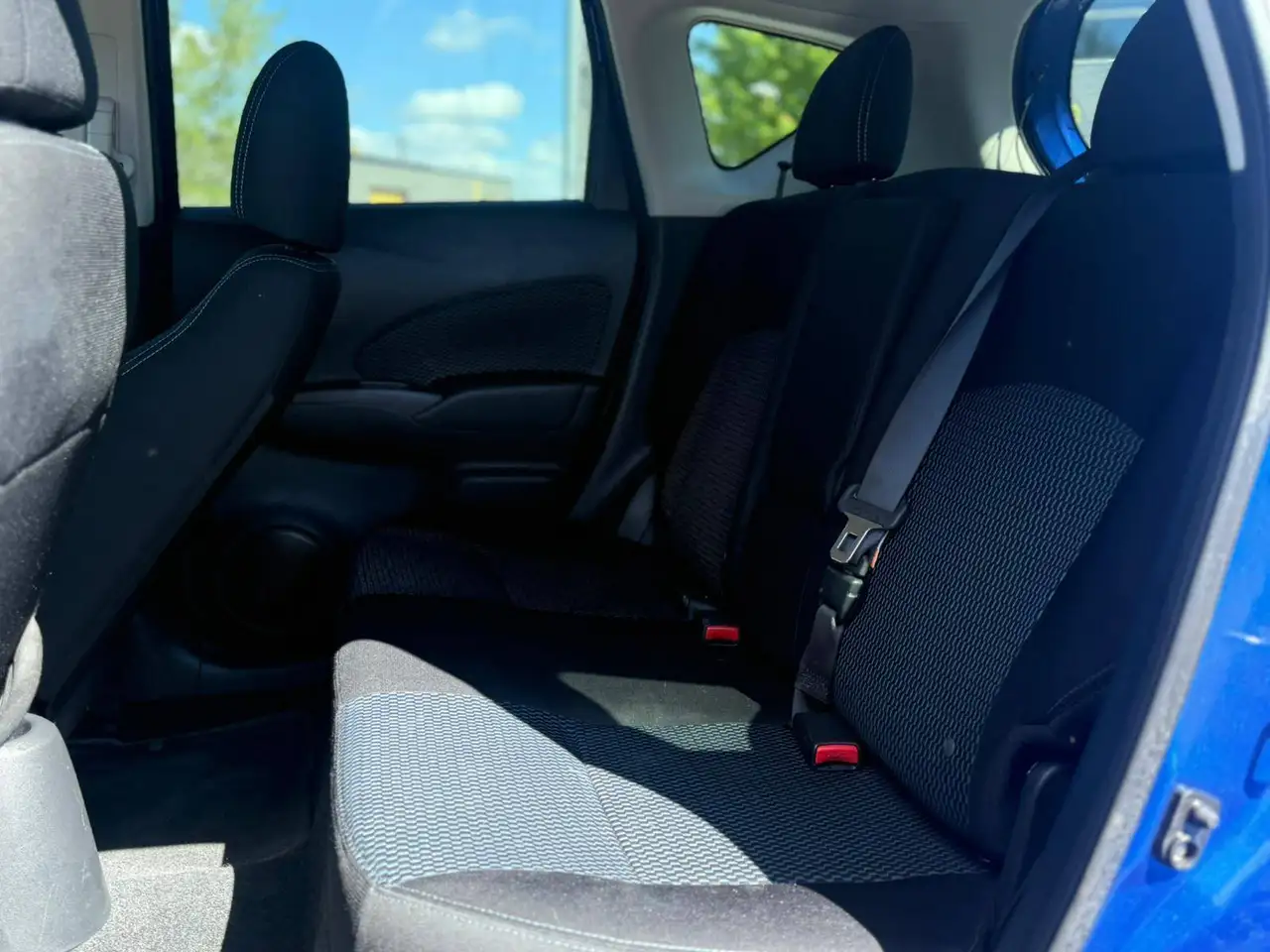 Nissan Versa снимка Nissan Versa