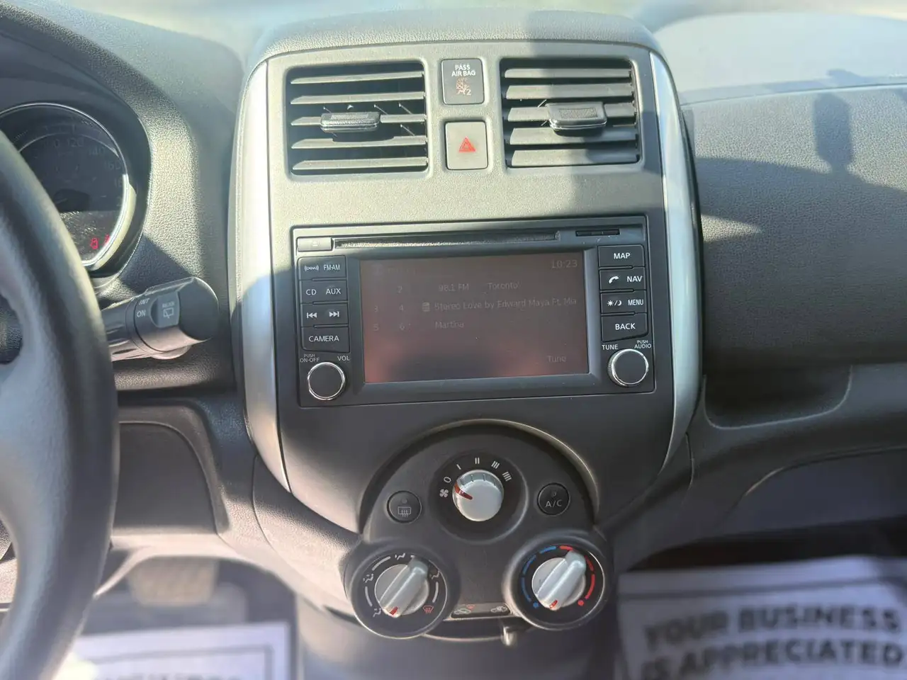 Nissan Versa снимка Nissan Versa