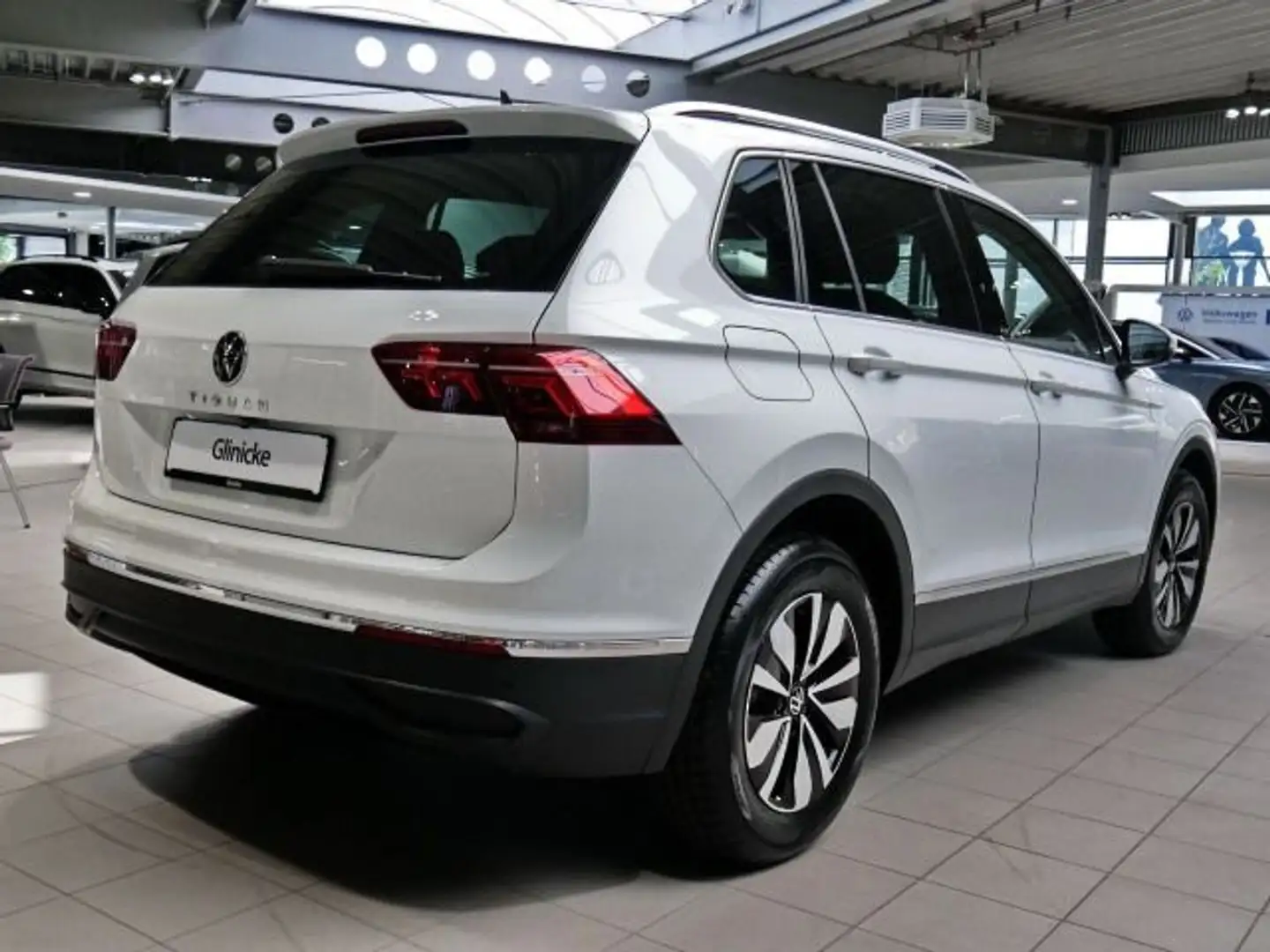 Volkswagen Tiguan "MOVE" 2,0 TDI (150 PS) DSG *Standheiz.* Weiß - 2