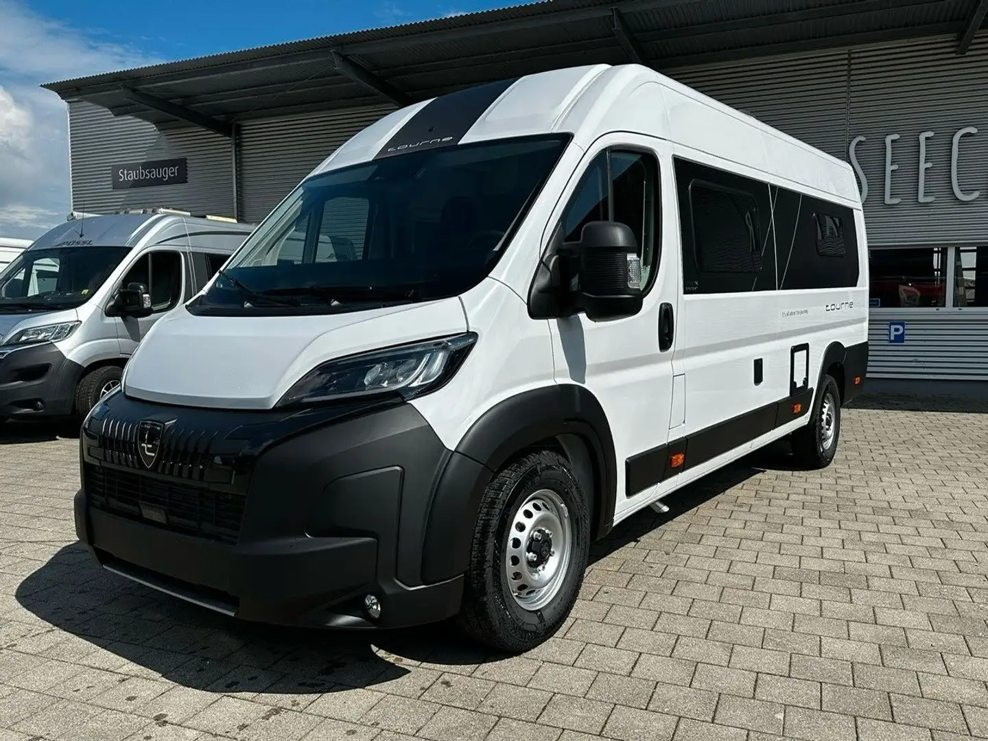 Tourne 640 6.4 Automatik 180 PS Weiß - 1