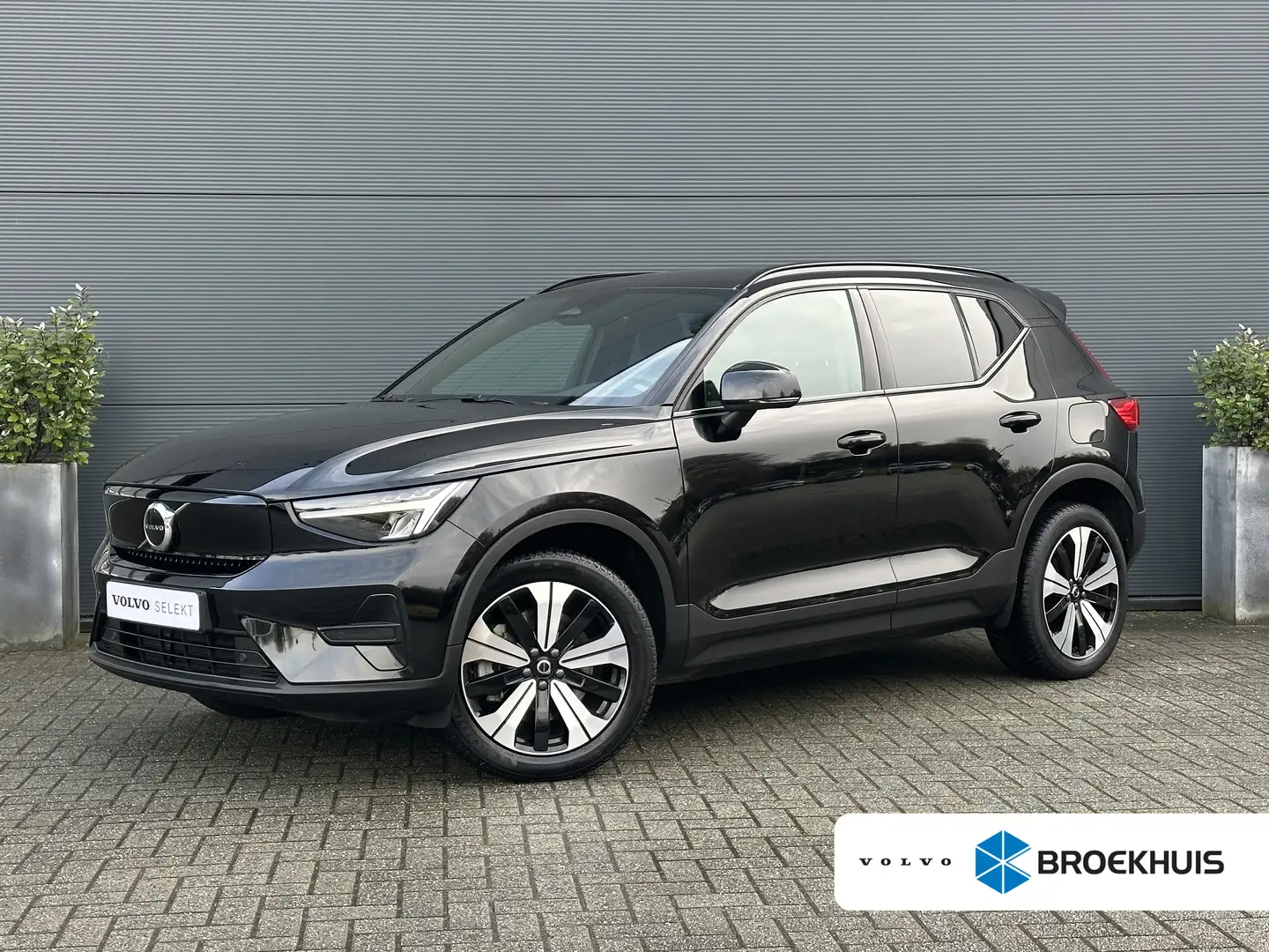 Volvo XC40 Recharge Plus 70 kWh | Achteruitrijcamera | Cruise Noir - 1