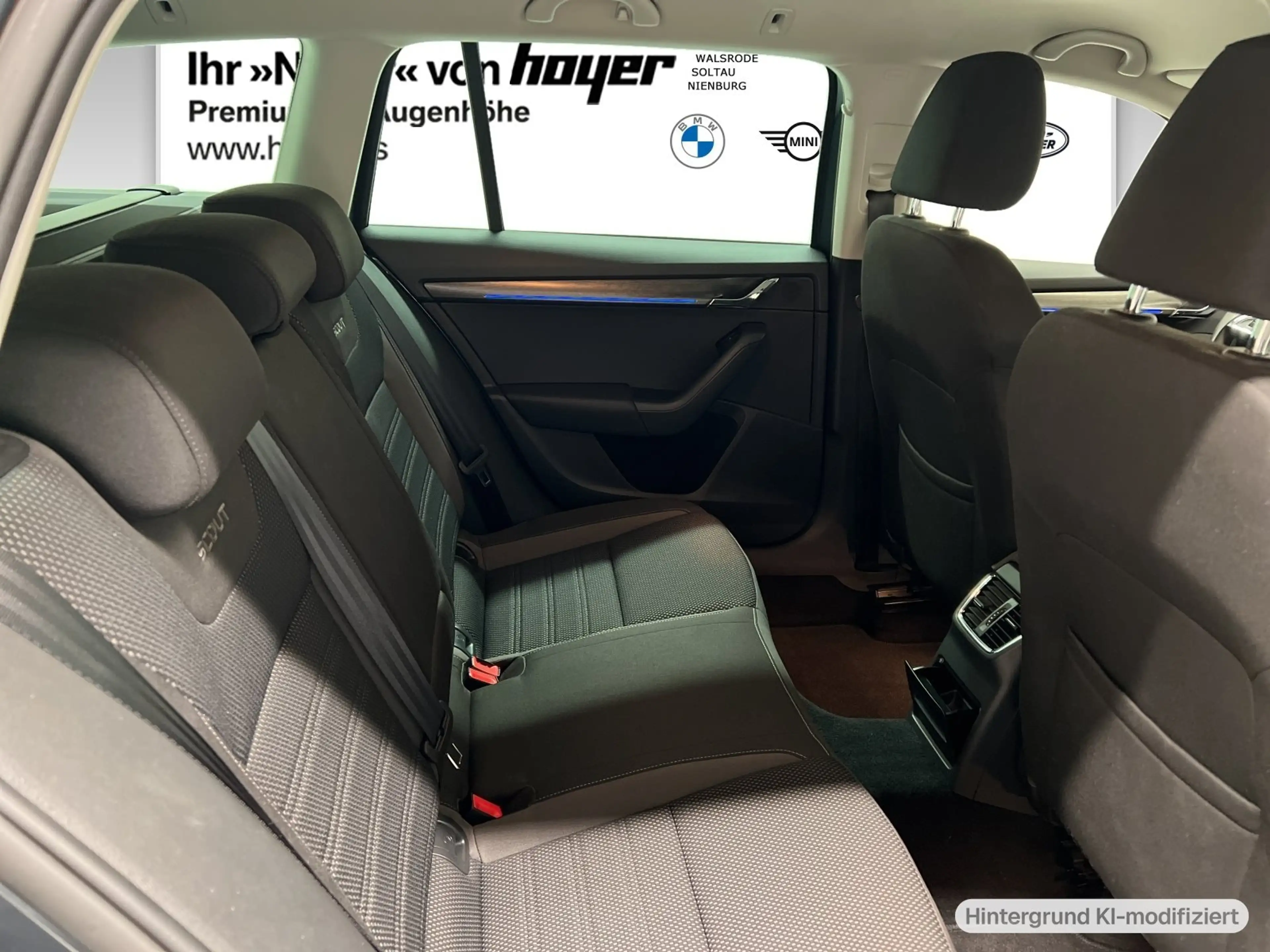 Skoda Octavia Combi 2.0 TDI 4x4 DSG Scout DAB LED RFK — photo 8
